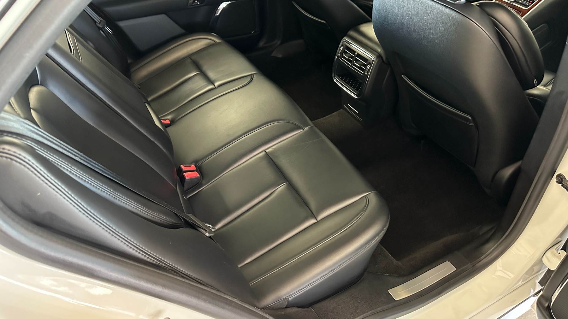 Used 2020 Lincoln Continental STANDARD / LEATHER / HEATED SEATS / BACKUP CAMERA / V6 ENGINE for sale $26,995 at Formula Imports in Charlotte NC 28227 30