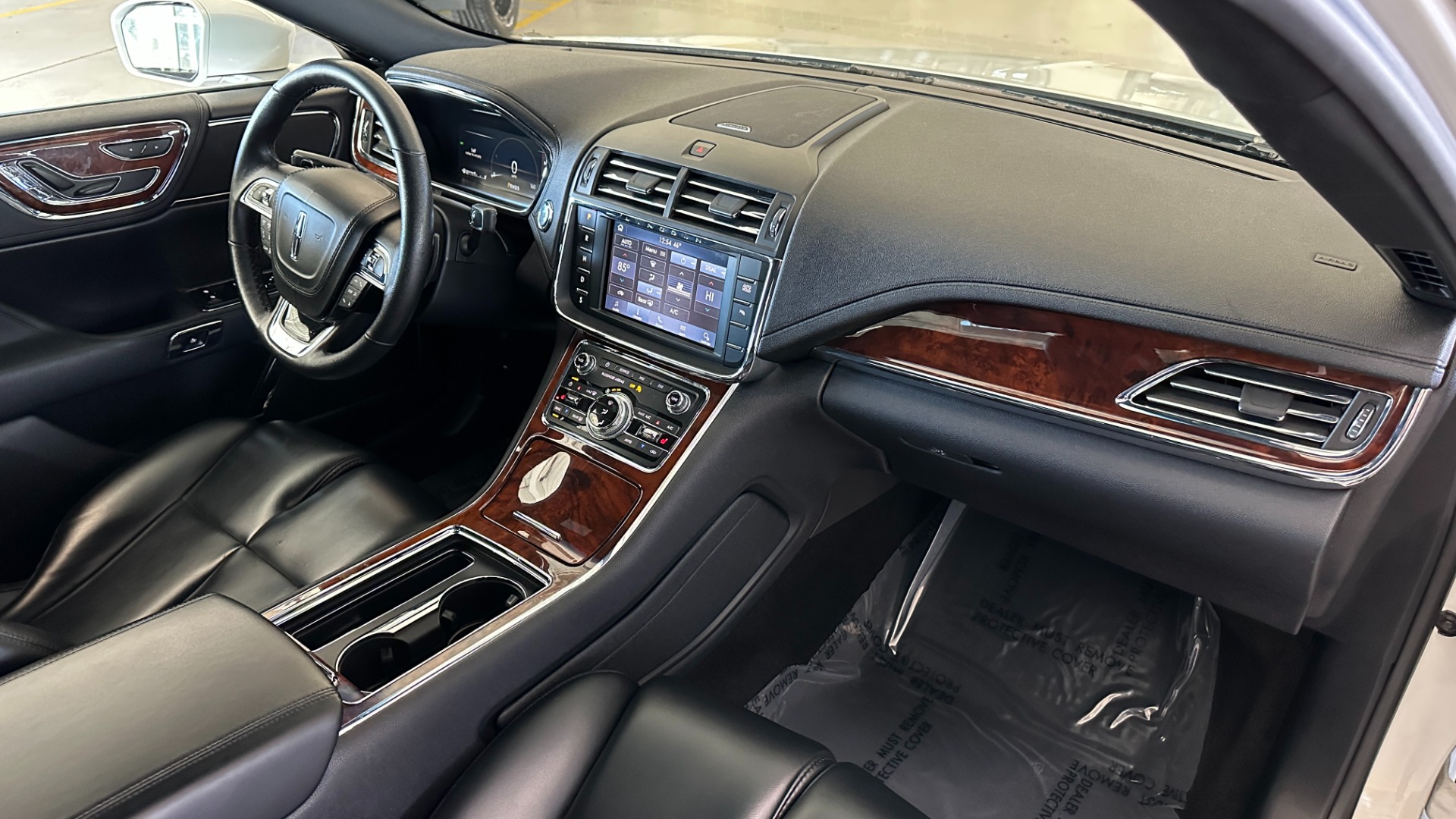 Used 2020 Lincoln Continental STANDARD / LEATHER / HEATED SEATS / BACKUP CAMERA / V6 ENGINE for sale $26,995 at Formula Imports in Charlotte NC 28227 33