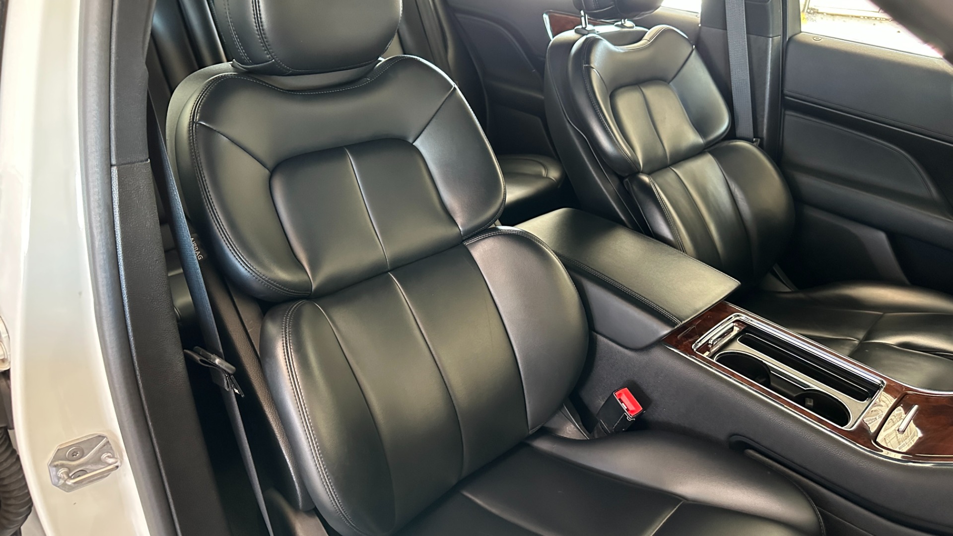 Used 2020 Lincoln Continental STANDARD / LEATHER / HEATED SEATS / BACKUP CAMERA / V6 ENGINE for sale $26,995 at Formula Imports in Charlotte NC 28227 35