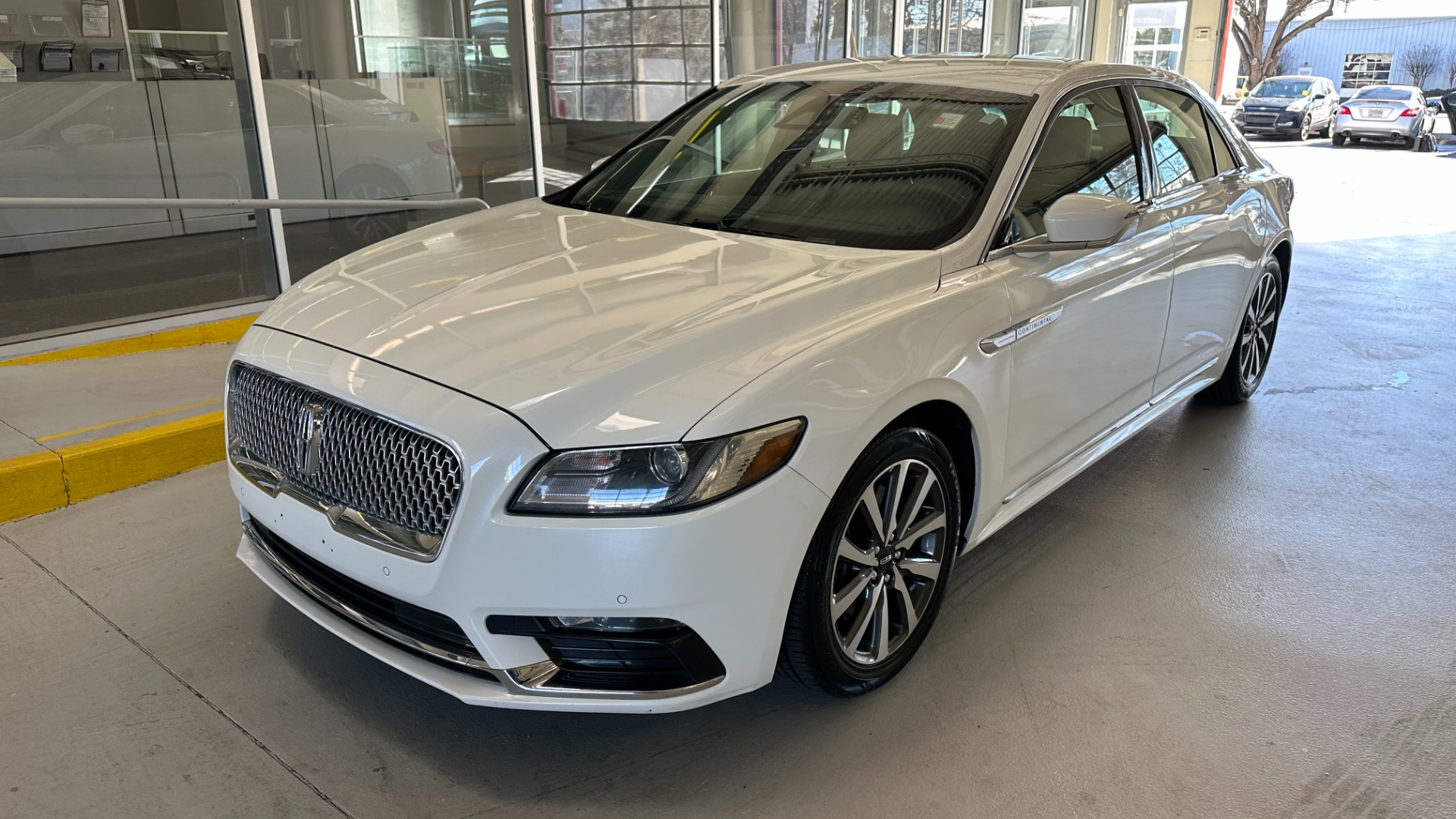 Used 2020 Lincoln Continental STANDARD / LEATHER / HEATED SEATS / BACKUP CAMERA / V6 ENGINE for sale $26,995 at Formula Imports in Charlotte NC 28227 4