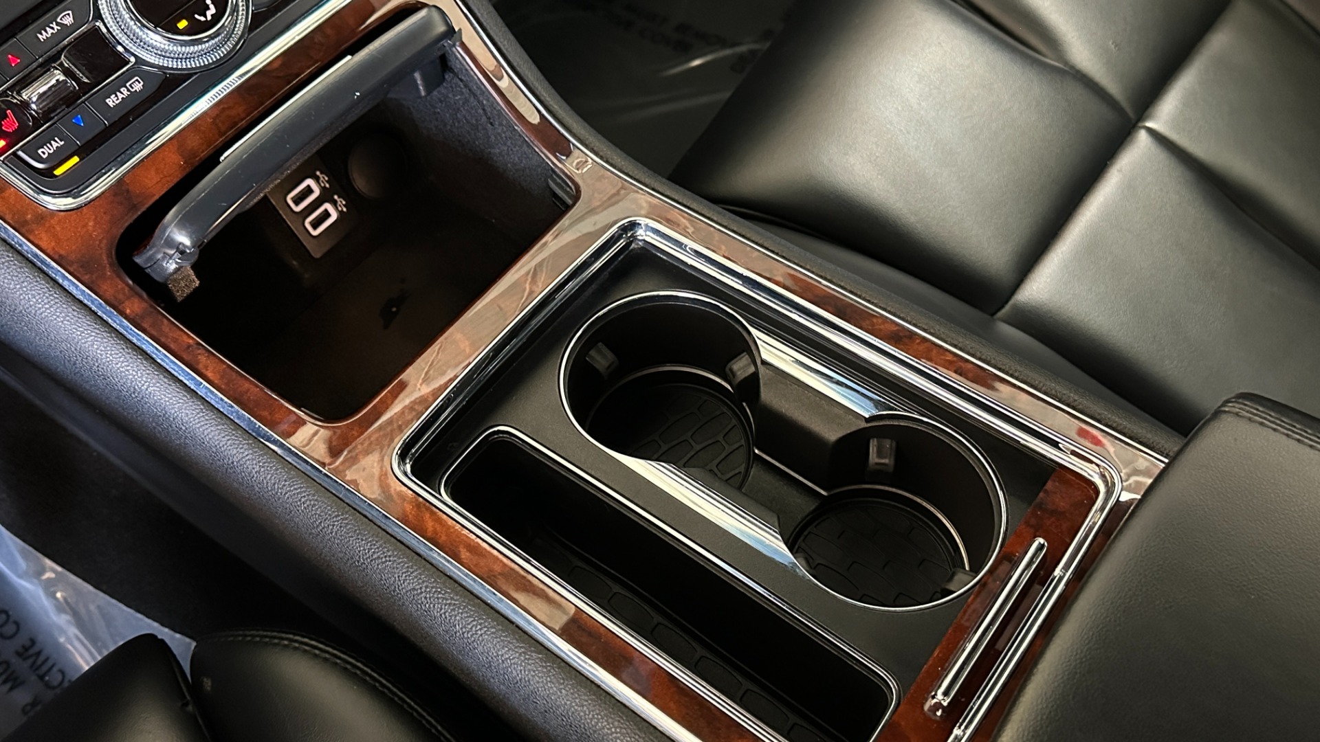 Used 2020 Lincoln Continental STANDARD / LEATHER / HEATED SEATS / BACKUP CAMERA / V6 ENGINE for sale $26,995 at Formula Imports in Charlotte NC 28227 40