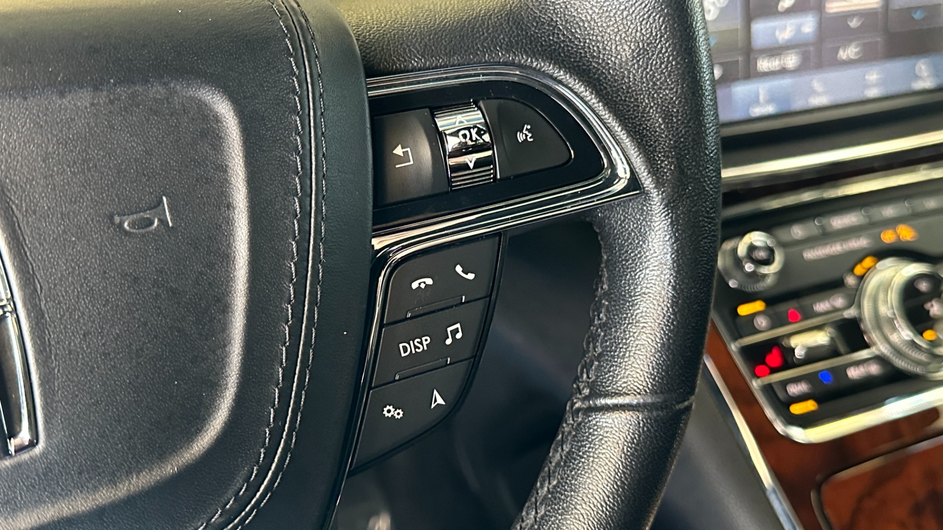 Used 2020 Lincoln Continental STANDARD / LEATHER / HEATED SEATS / BACKUP CAMERA / V6 ENGINE for sale $26,995 at Formula Imports in Charlotte NC 28227 42