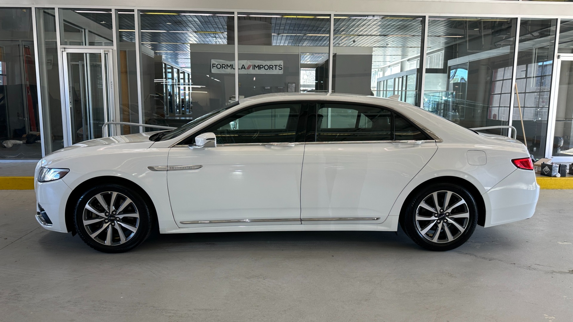 Used 2020 Lincoln Continental STANDARD / LEATHER / HEATED SEATS / BACKUP CAMERA / V6 ENGINE for sale $26,995 at Formula Imports in Charlotte NC 28227 6