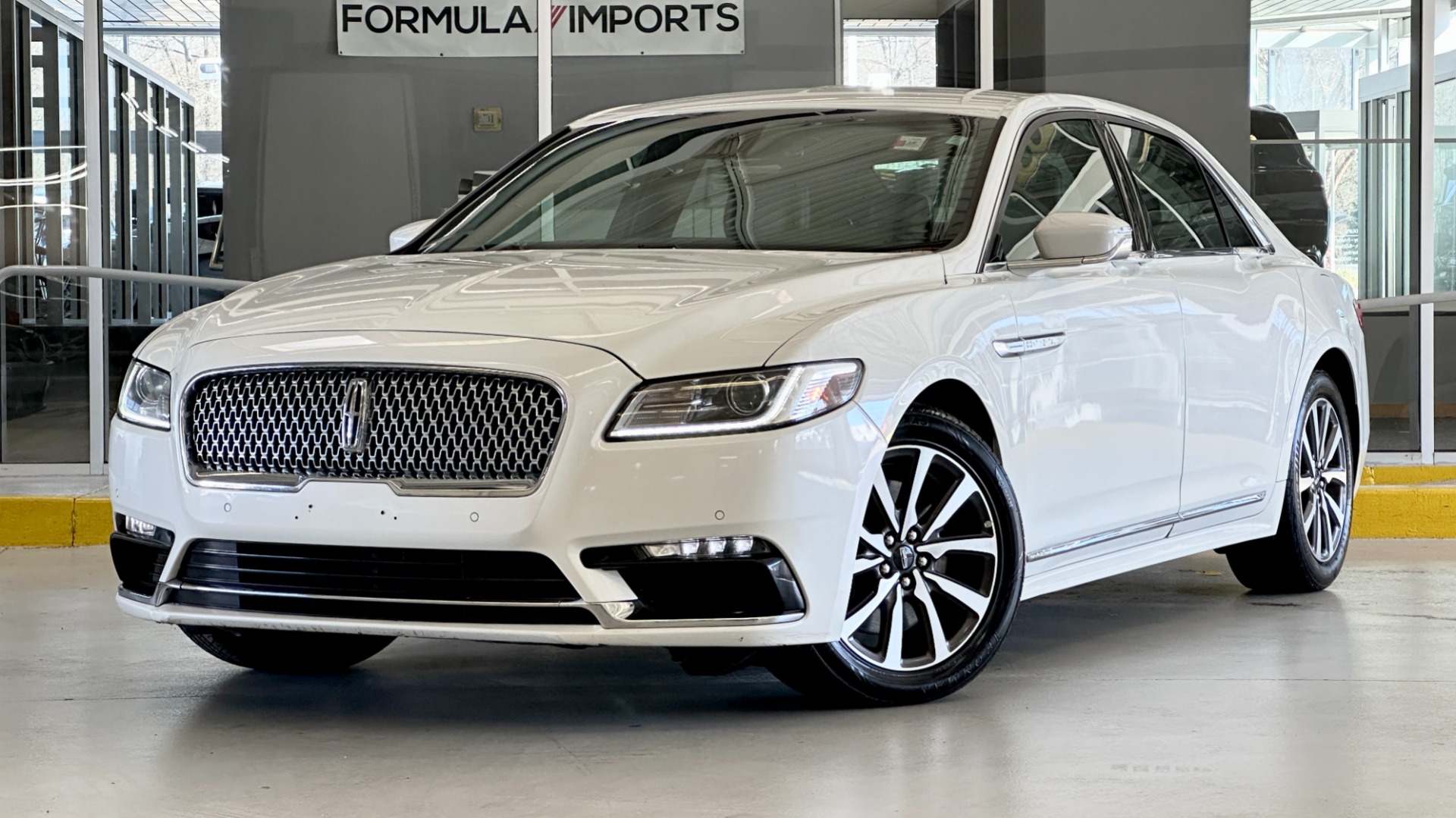 Used 2020 Lincoln Continental STANDARD / LEATHER / HEATED SEATS / BACKUP CAMERA / V6 ENGINE for sale $26,995 at Formula Imports in Charlotte NC 28227 1