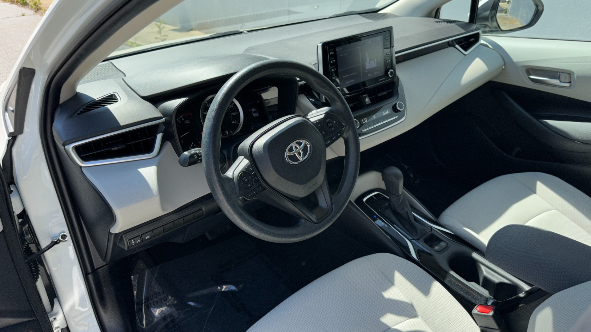 Used 2021 Toyota Corolla LE / CLOTH / STEEL WHEELS / ENTERTAINMENT DISPLAY / 4CYL for sale $21,595 at Formula Imports in Charlotte NC 28227 11
