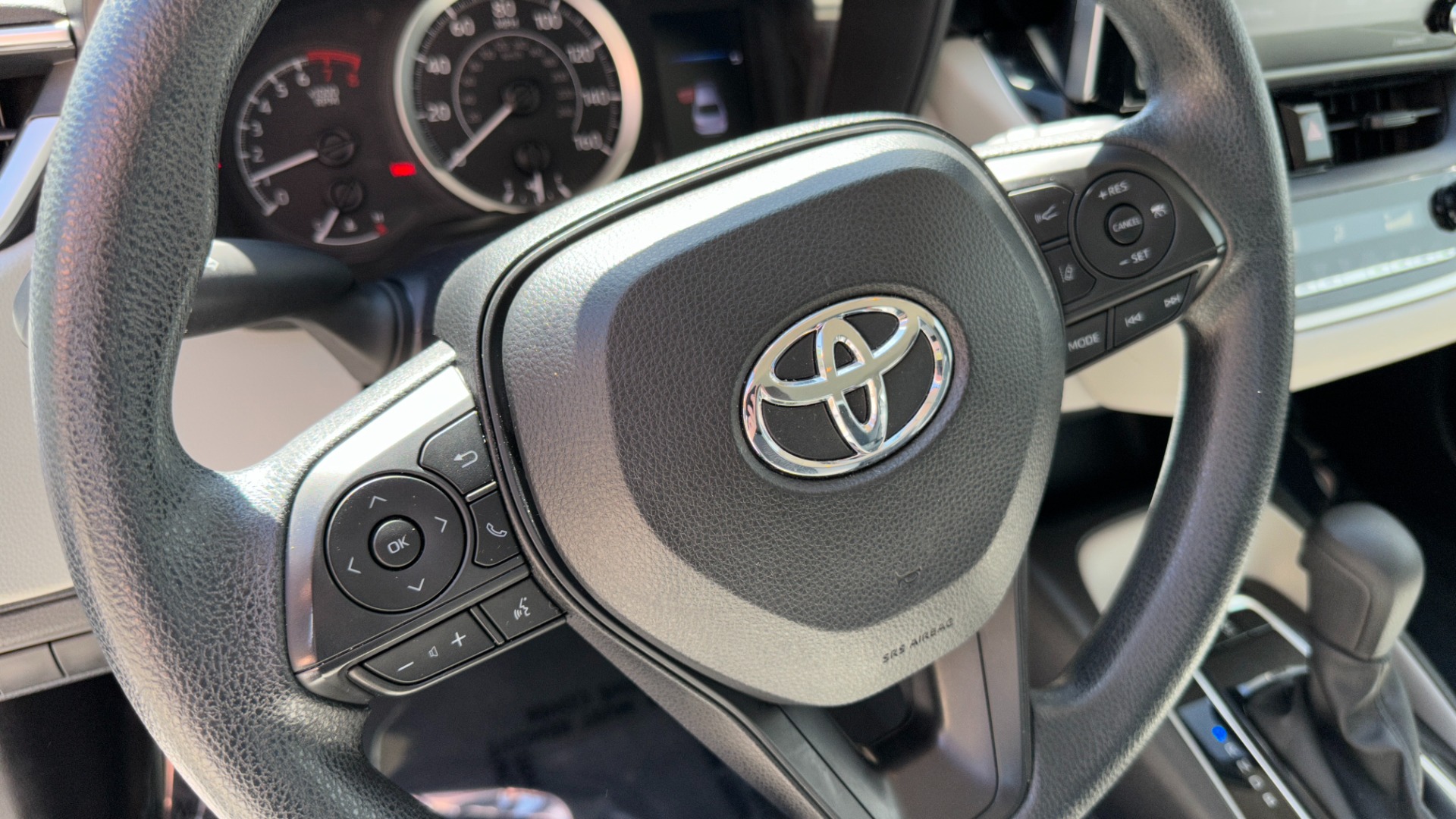 Used 2021 Toyota Corolla LE / CLOTH / STEEL WHEELS / ENTERTAINMENT DISPLAY / 4CYL for sale $21,595 at Formula Imports in Charlotte NC 28227 16