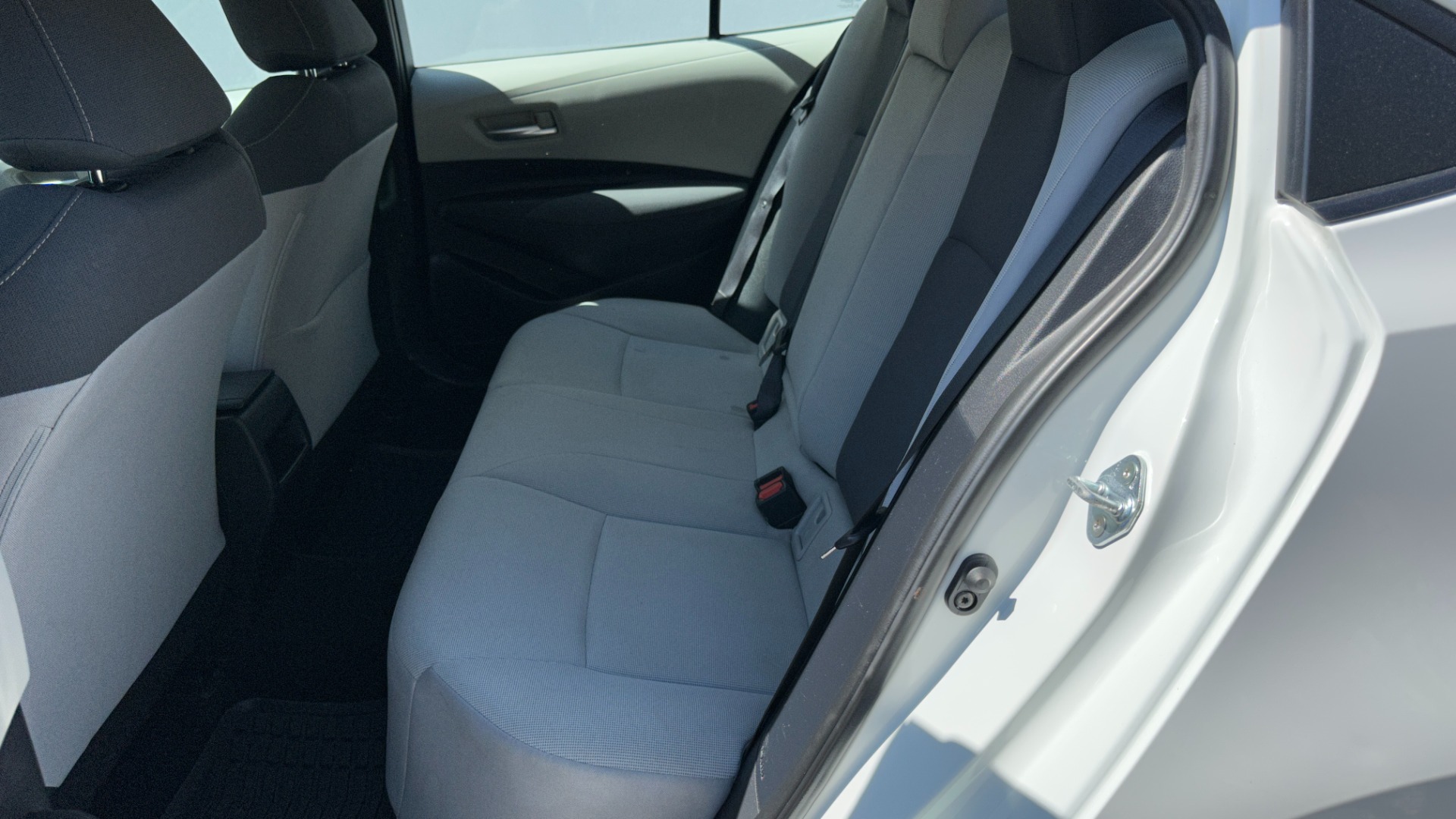 Used 2021 Toyota Corolla LE / CLOTH / STEEL WHEELS / ENTERTAINMENT DISPLAY / 4CYL for sale $21,595 at Formula Imports in Charlotte NC 28227 22