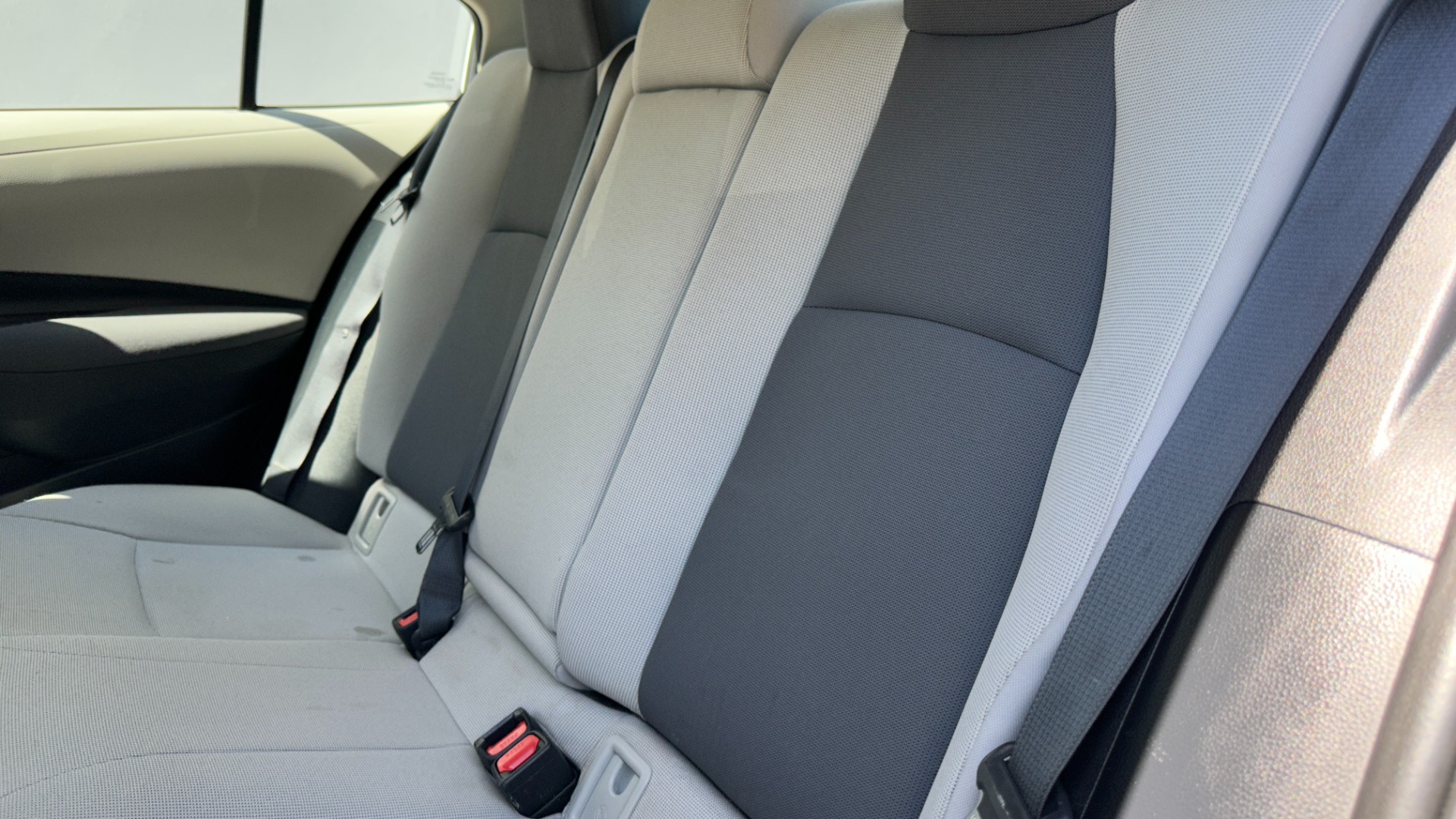 Used 2021 Toyota Corolla LE / CLOTH / STEEL WHEELS / ENTERTAINMENT DISPLAY / 4CYL for sale $21,595 at Formula Imports in Charlotte NC 28227 23