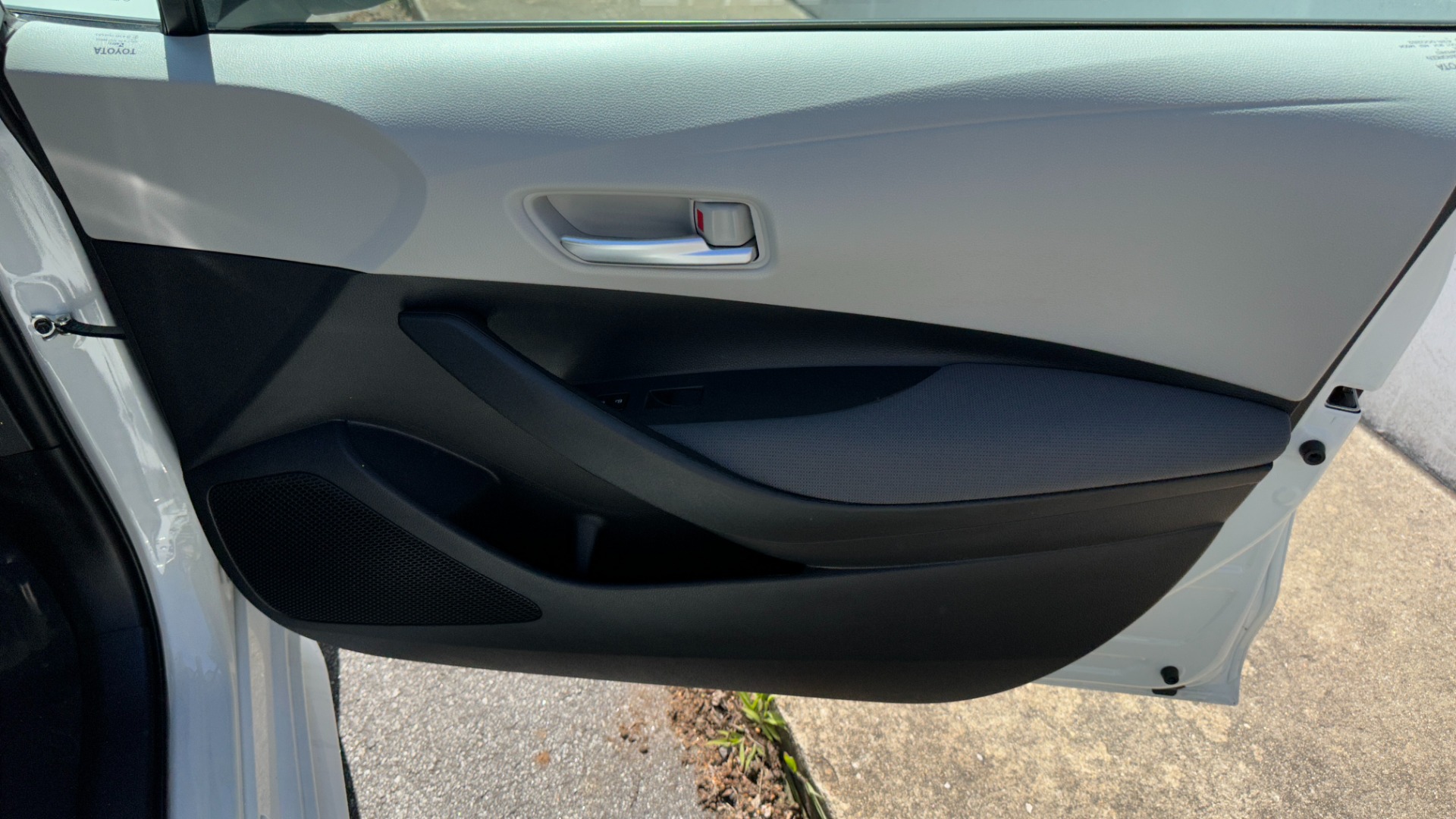 Used 2021 Toyota Corolla LE / CLOTH / STEEL WHEELS / ENTERTAINMENT DISPLAY / 4CYL for sale $21,595 at Formula Imports in Charlotte NC 28227 28