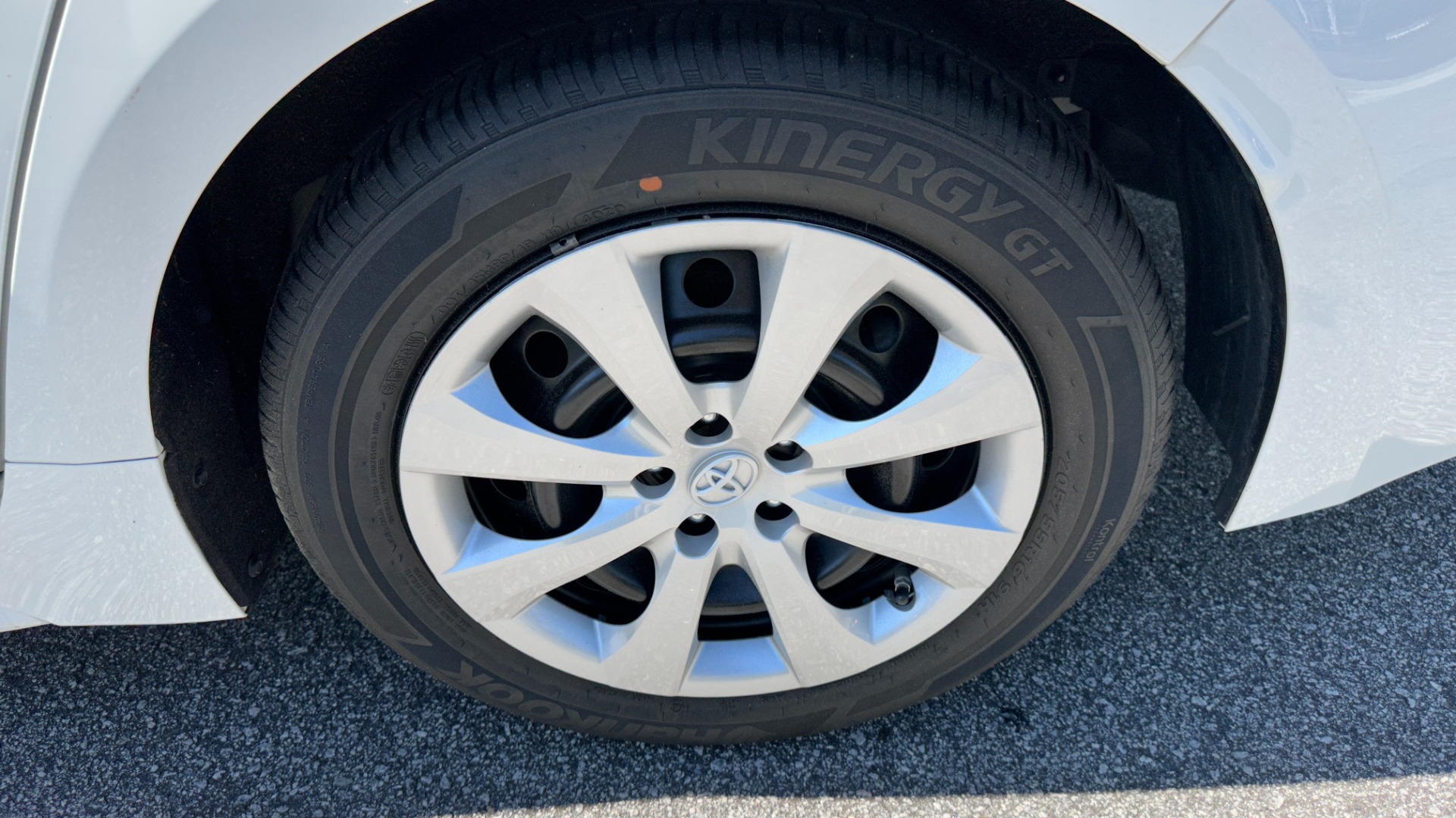 Used 2021 Toyota Corolla LE / CLOTH / STEEL WHEELS / ENTERTAINMENT DISPLAY / 4CYL for sale $21,595 at Formula Imports in Charlotte NC 28227 39