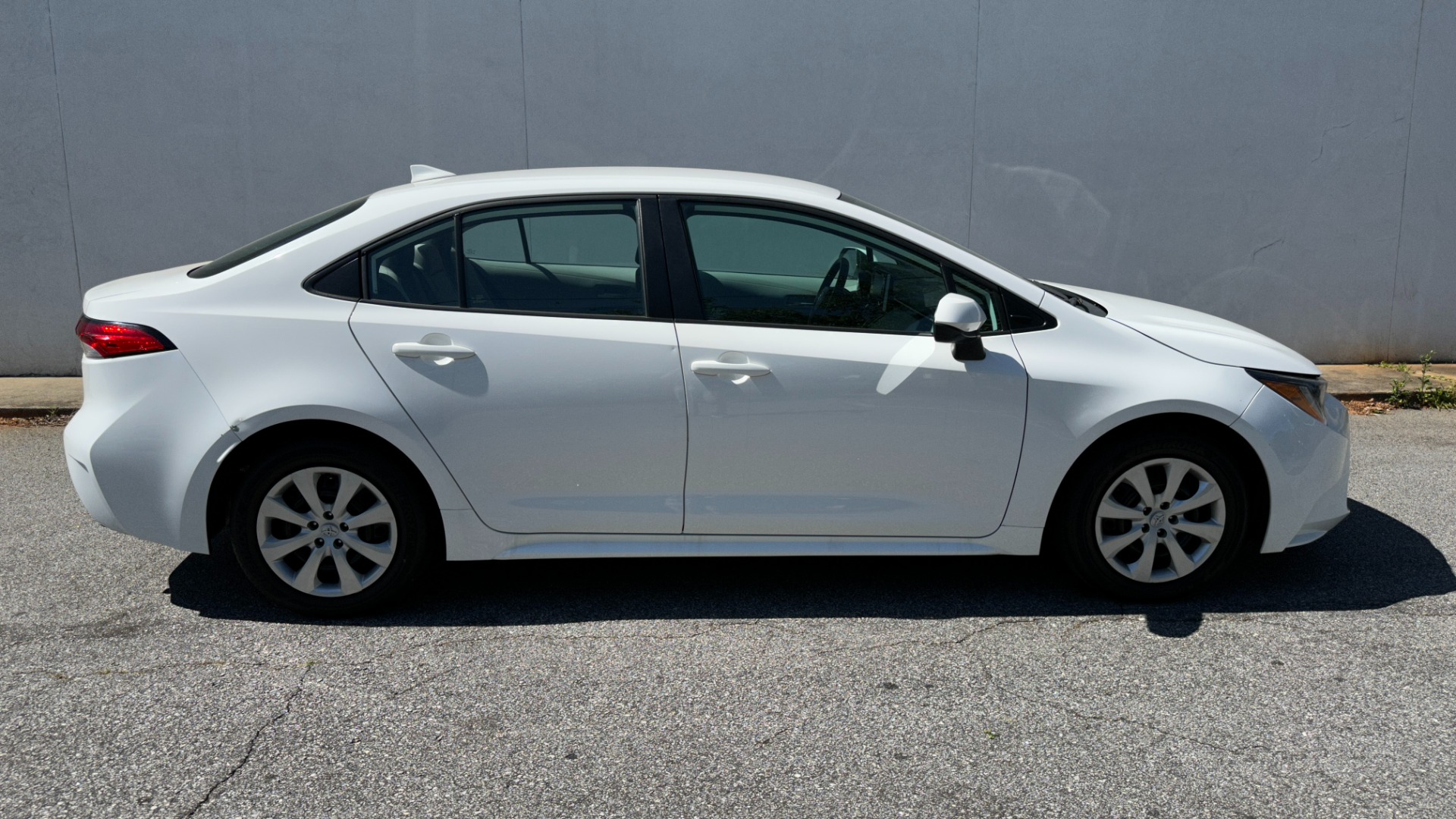 Used 2021 Toyota Corolla LE / CLOTH / STEEL WHEELS / ENTERTAINMENT DISPLAY / 4CYL for sale $21,595 at Formula Imports in Charlotte NC 28227 6
