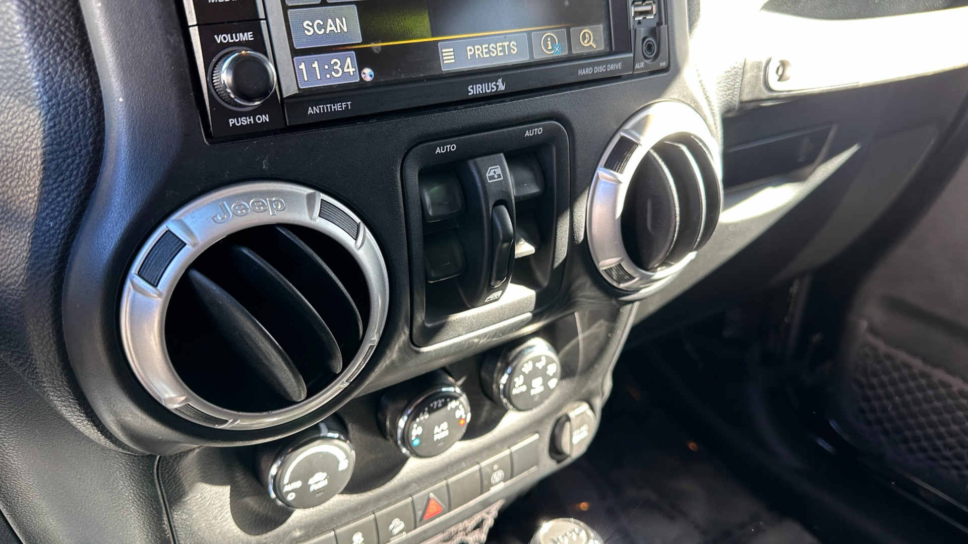 Used 2013 Jeep Wrangler Unlimited RUBICON / HARD TOP / SOFT TOP / CLOTH SEATS / OFFROAD TIRES / NAVIGATION for sale Sold at Formula Imports in Charlotte NC 28227 15