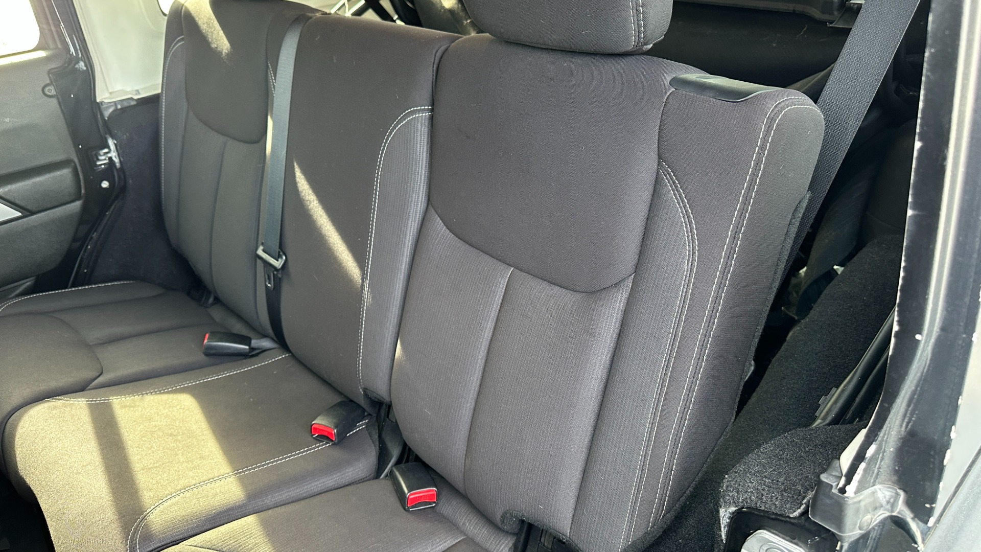 Used 2013 Jeep Wrangler Unlimited RUBICON / HARD TOP / SOFT TOP / CLOTH SEATS / OFFROAD TIRES / NAVIGATION for sale Sold at Formula Imports in Charlotte NC 28227 20