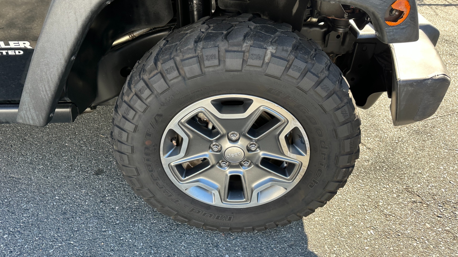 Used 2013 Jeep Wrangler Unlimited RUBICON / HARD TOP / SOFT TOP / CLOTH SEATS / OFFROAD TIRES / NAVIGATION for sale Sold at Formula Imports in Charlotte NC 28227 35