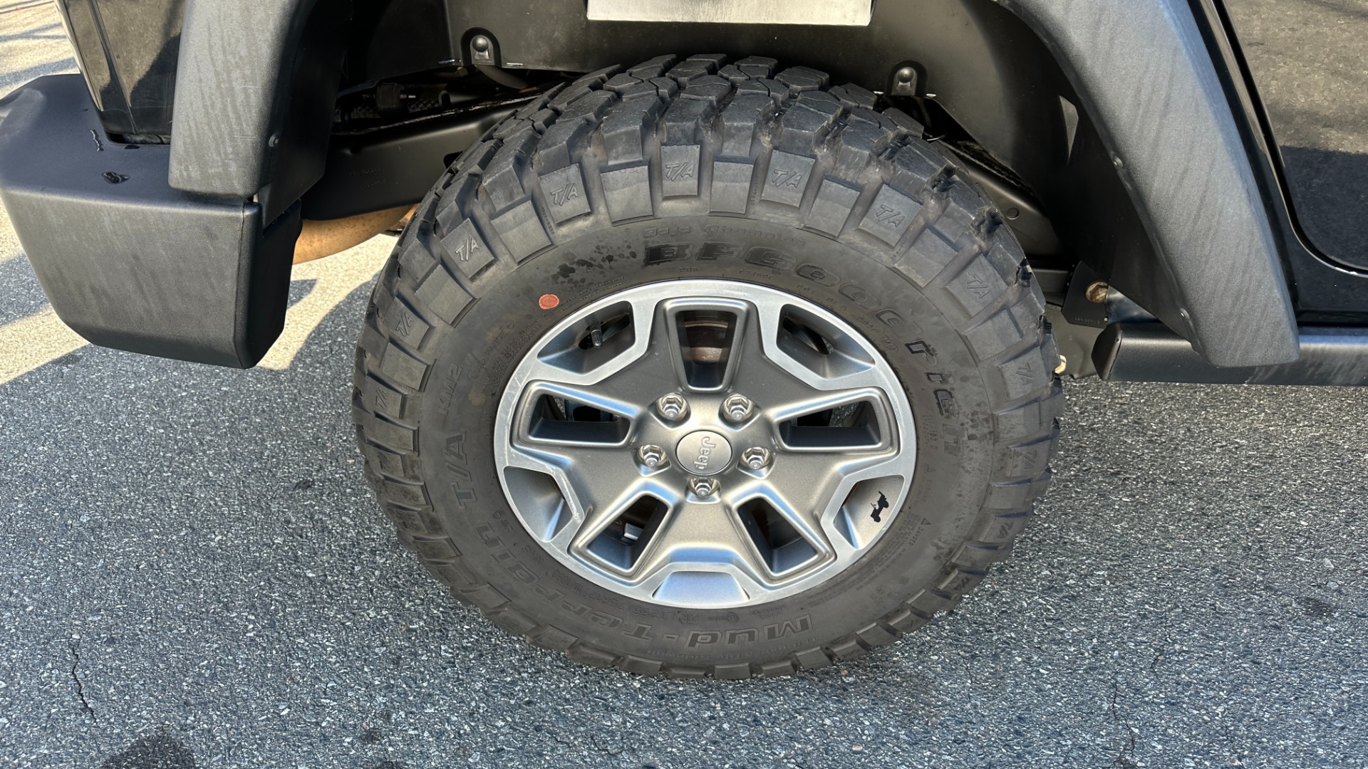 Used 2013 Jeep Wrangler Unlimited RUBICON / HARD TOP / SOFT TOP / CLOTH SEATS / OFFROAD TIRES / NAVIGATION for sale Sold at Formula Imports in Charlotte NC 28227 36