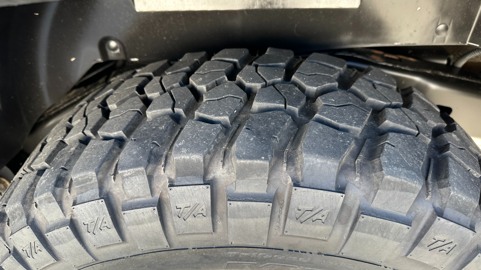Used 2013 Jeep Wrangler Unlimited RUBICON / HARD TOP / SOFT TOP / CLOTH SEATS / OFFROAD TIRES / NAVIGATION for sale Sold at Formula Imports in Charlotte NC 28227 38