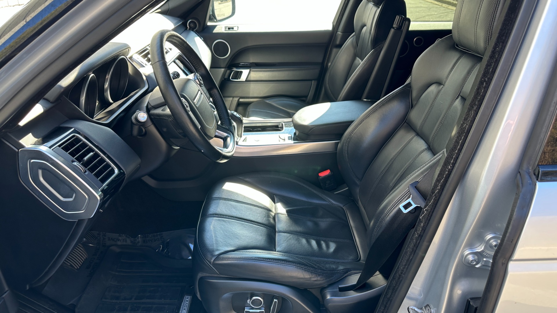 Used 2016 Land Rover Range Rover Sport V6 HSE / VISIBILITY PACKAGE / PANORAMIC ROOF / CLIMATE PACKAGE for sale Sold at Formula Imports in Charlotte NC 28227 12