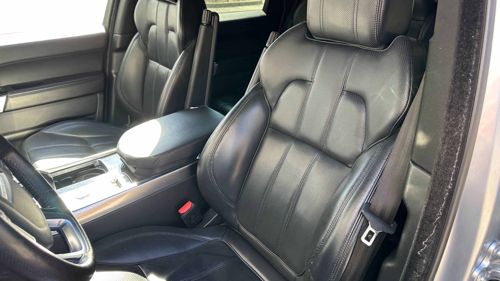 Used 2016 Land Rover Range Rover Sport V6 HSE / VISIBILITY PACKAGE / PANORAMIC ROOF / CLIMATE PACKAGE for sale Sold at Formula Imports in Charlotte NC 28227 13