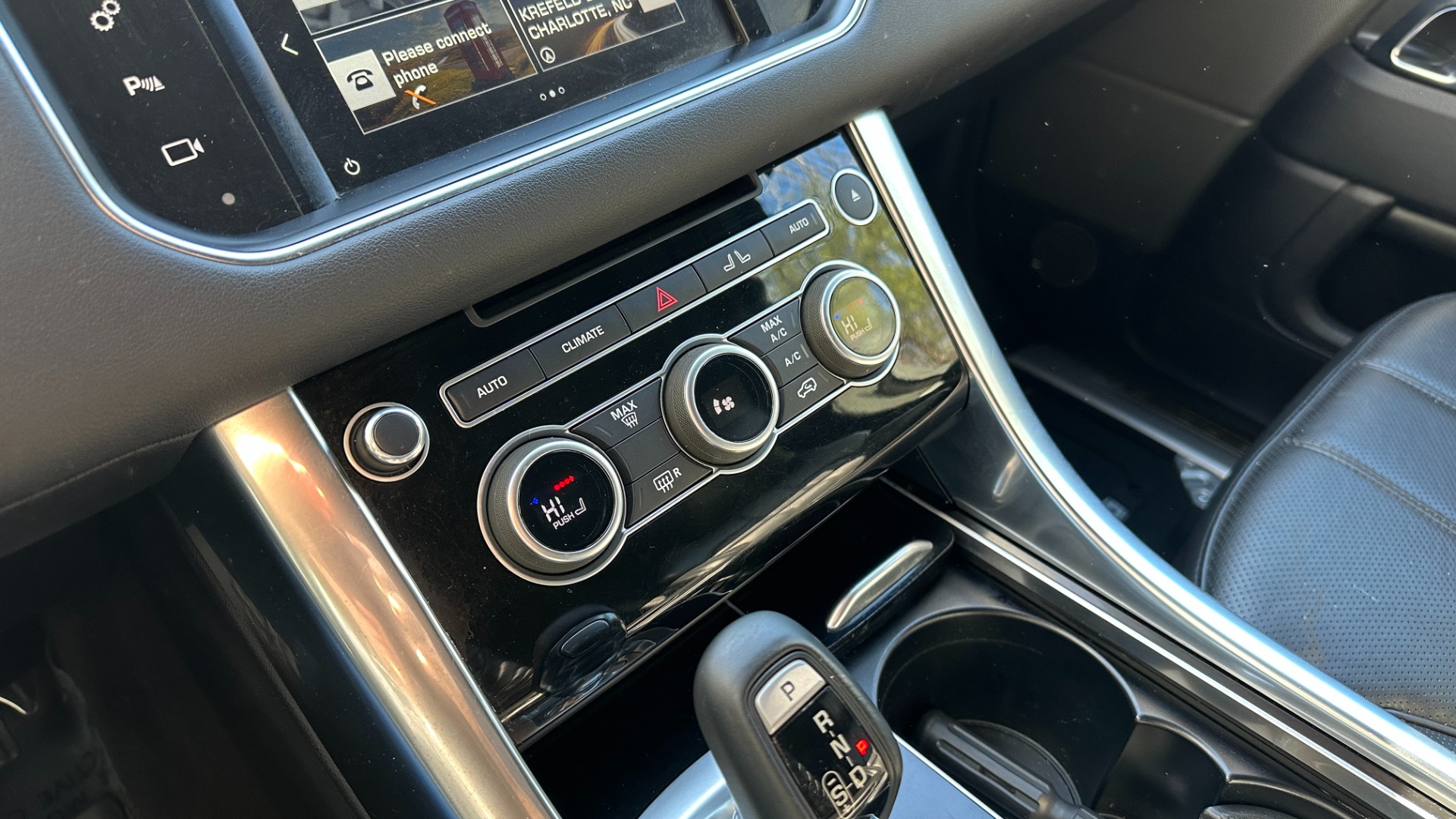 Used 2016 Land Rover Range Rover Sport V6 HSE / VISIBILITY PACKAGE / PANORAMIC ROOF / CLIMATE PACKAGE for sale Sold at Formula Imports in Charlotte NC 28227 17