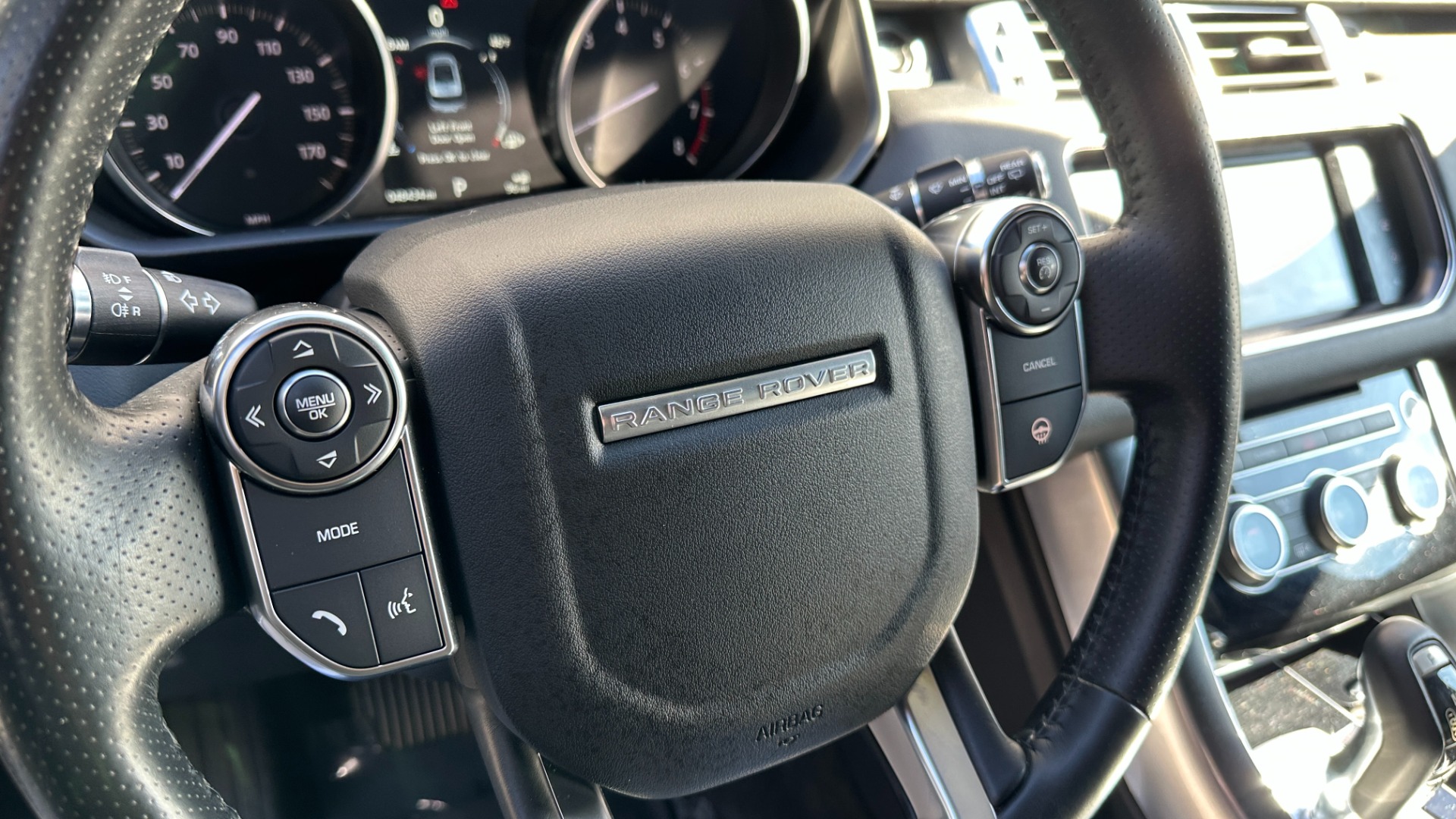 Used 2016 Land Rover Range Rover Sport V6 HSE / VISIBILITY PACKAGE / PANORAMIC ROOF / CLIMATE PACKAGE for sale Sold at Formula Imports in Charlotte NC 28227 21