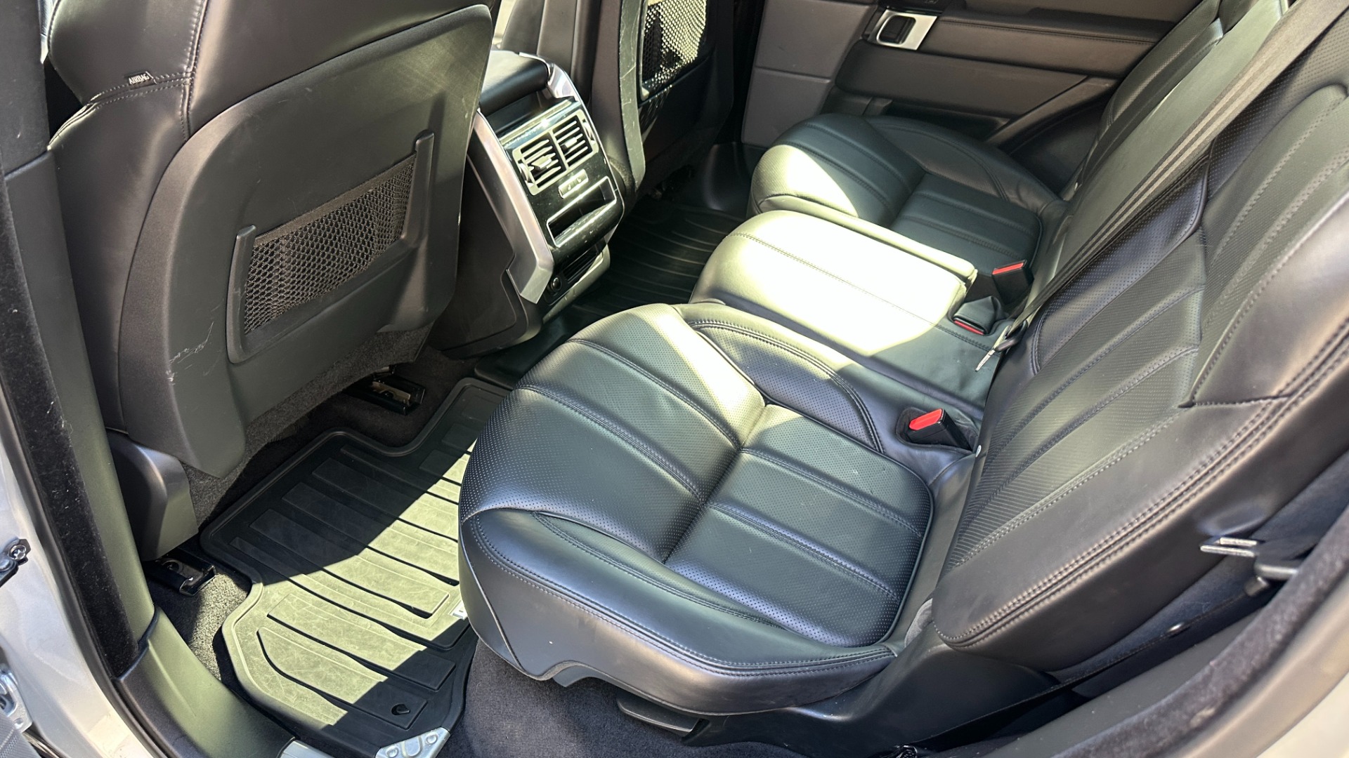 Used 2016 Land Rover Range Rover Sport V6 HSE / VISIBILITY PACKAGE / PANORAMIC ROOF / CLIMATE PACKAGE for sale Sold at Formula Imports in Charlotte NC 28227 23