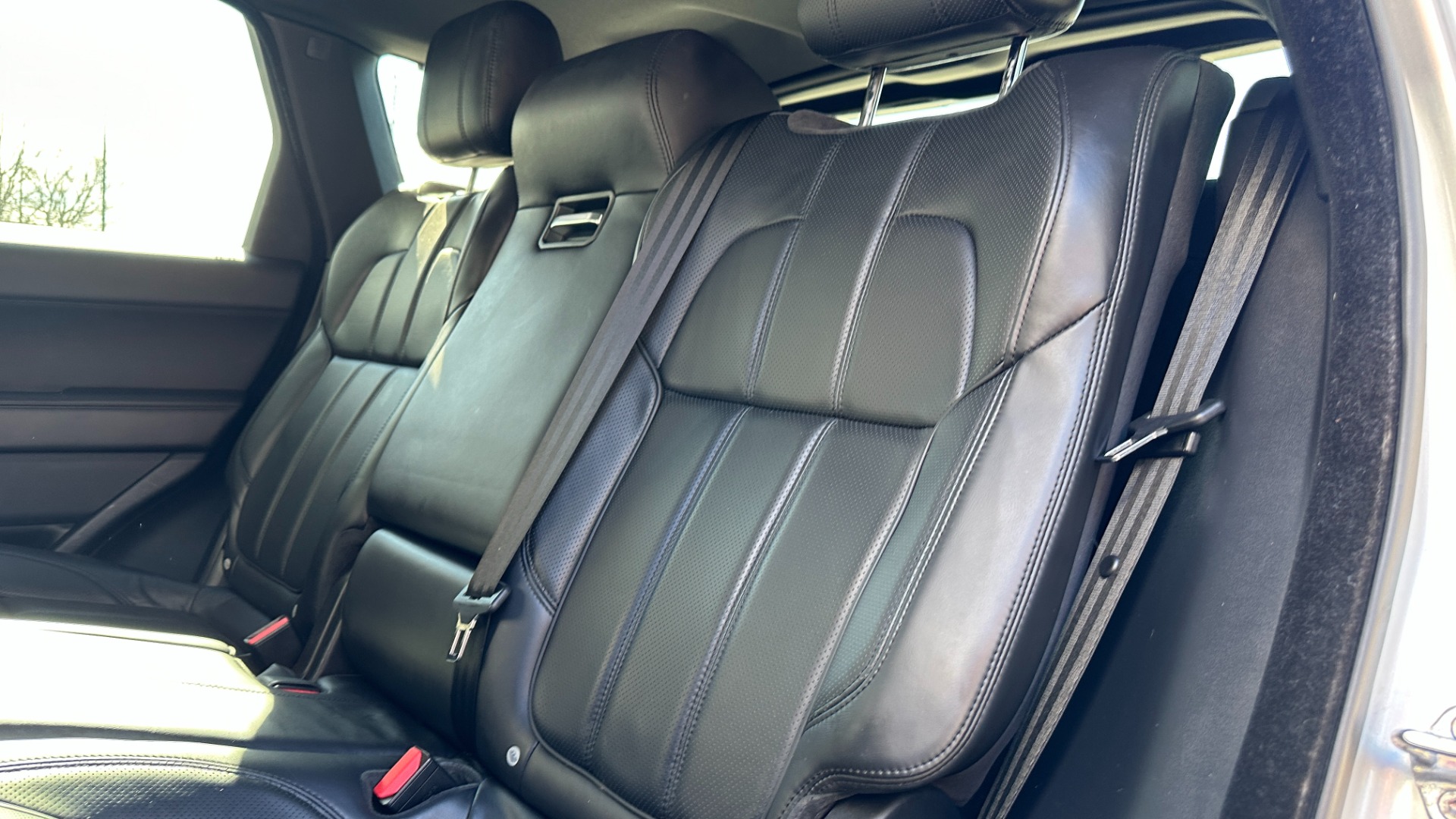 Used 2016 Land Rover Range Rover Sport V6 HSE / VISIBILITY PACKAGE / PANORAMIC ROOF / CLIMATE PACKAGE for sale Sold at Formula Imports in Charlotte NC 28227 24