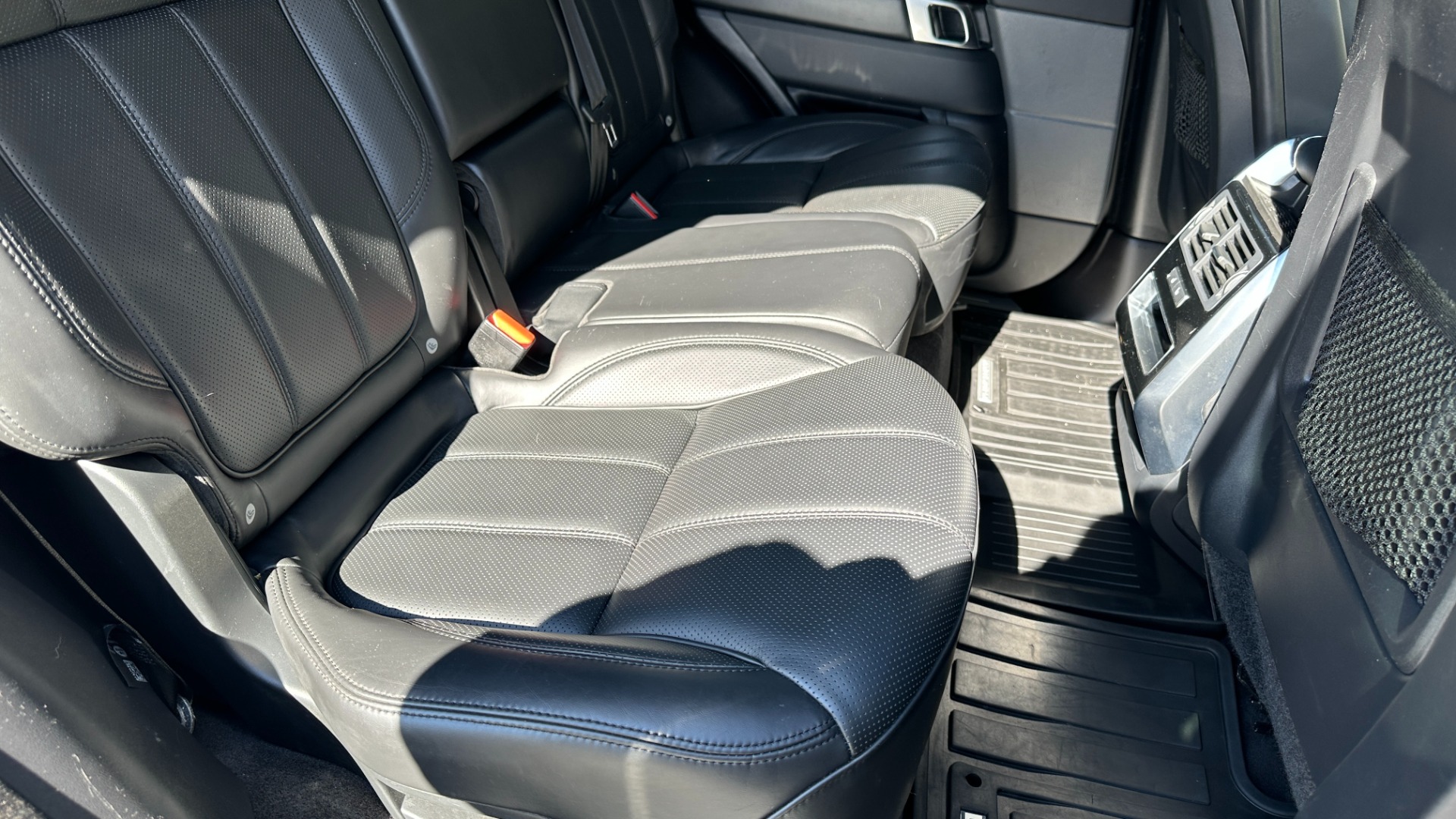 Used 2016 Land Rover Range Rover Sport V6 HSE / VISIBILITY PACKAGE / PANORAMIC ROOF / CLIMATE PACKAGE for sale Sold at Formula Imports in Charlotte NC 28227 29
