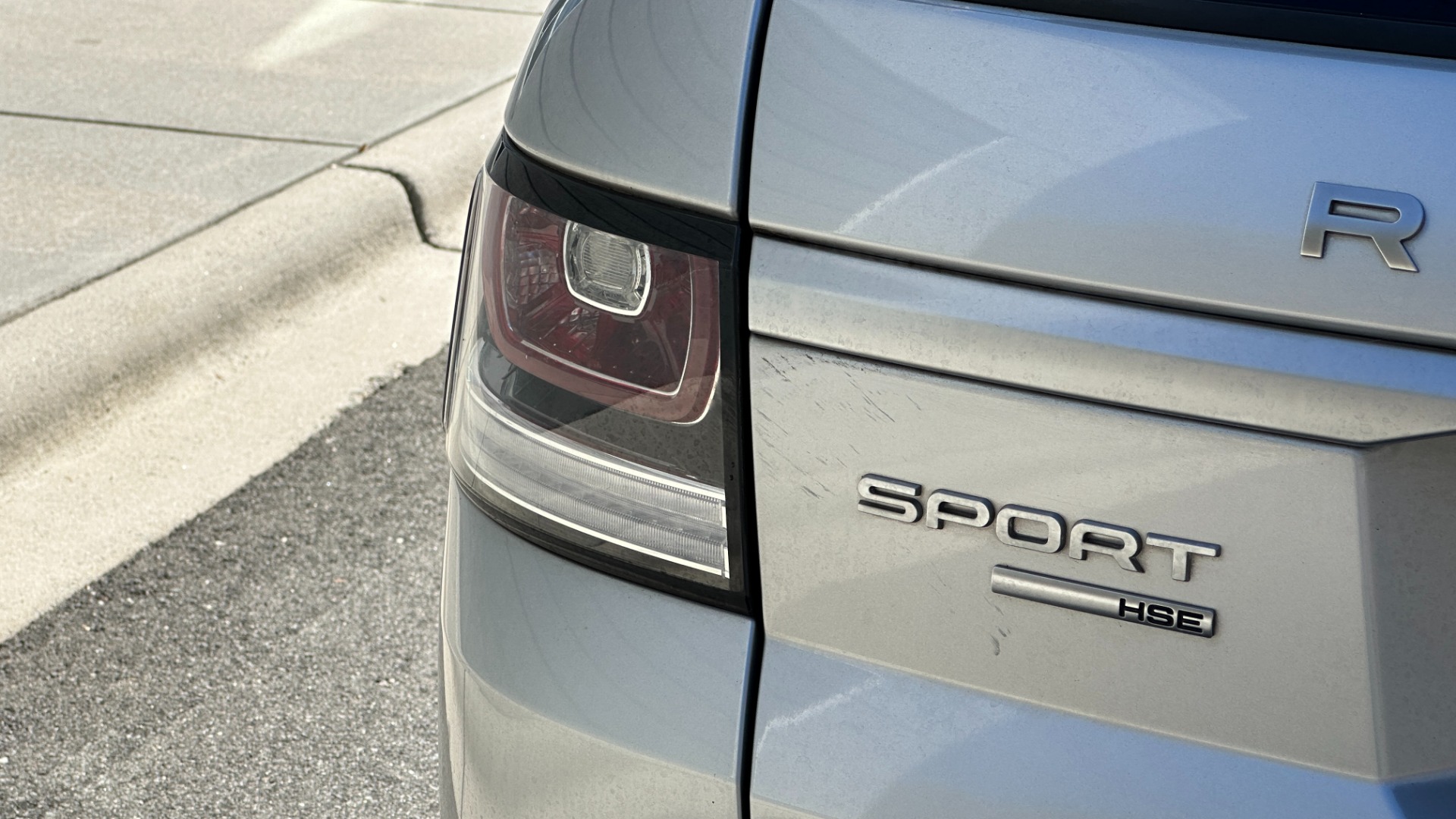 Used 2016 Land Rover Range Rover Sport V6 HSE / VISIBILITY PACKAGE / PANORAMIC ROOF / CLIMATE PACKAGE for sale Sold at Formula Imports in Charlotte NC 28227 37