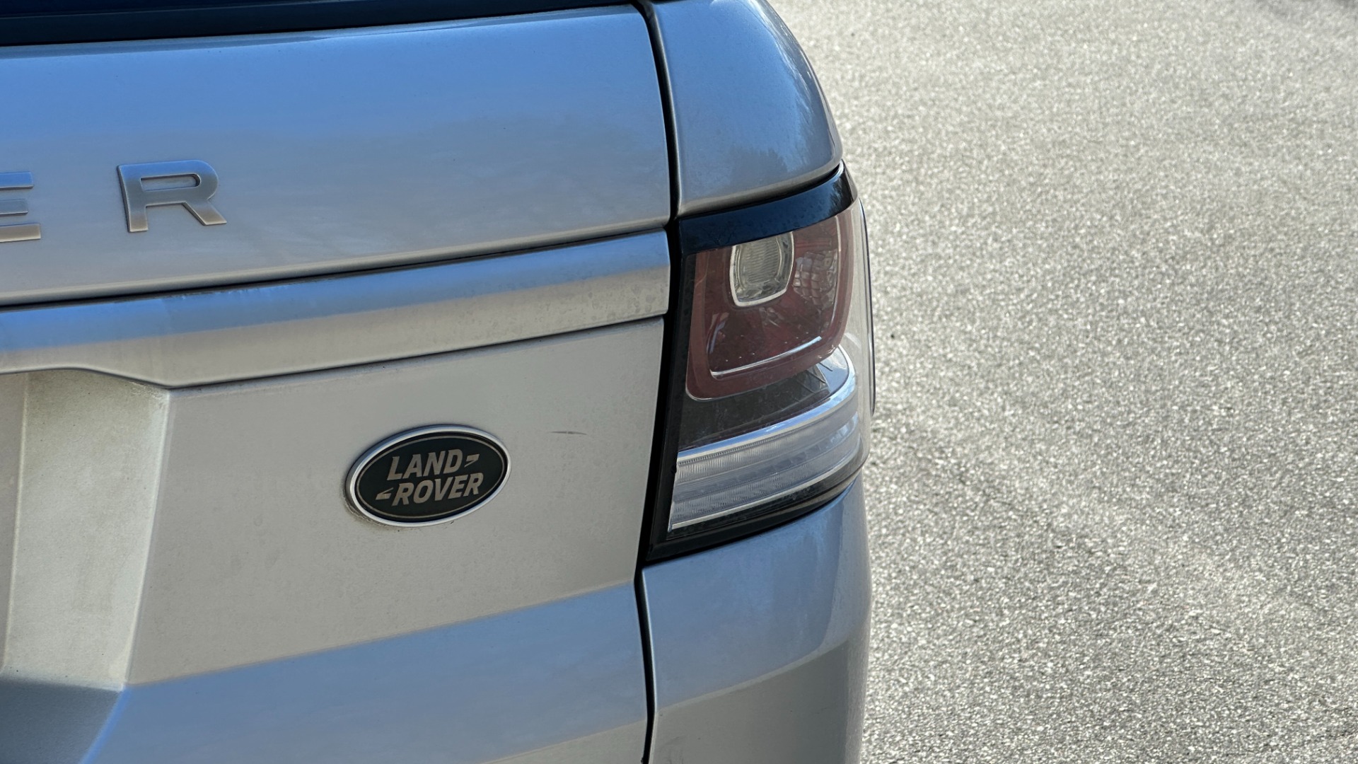 Used 2016 Land Rover Range Rover Sport V6 HSE / VISIBILITY PACKAGE / PANORAMIC ROOF / CLIMATE PACKAGE for sale Sold at Formula Imports in Charlotte NC 28227 38