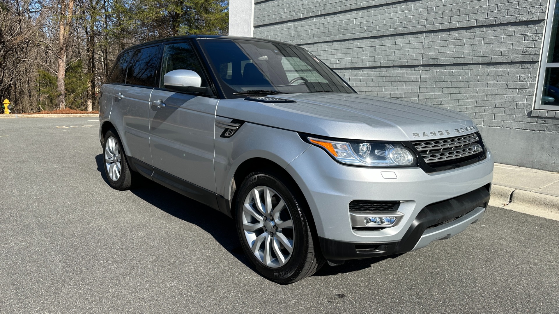 Used 2016 Land Rover Range Rover Sport V6 HSE / VISIBILITY PACKAGE / PANORAMIC ROOF / CLIMATE PACKAGE for sale Sold at Formula Imports in Charlotte NC 28227 5