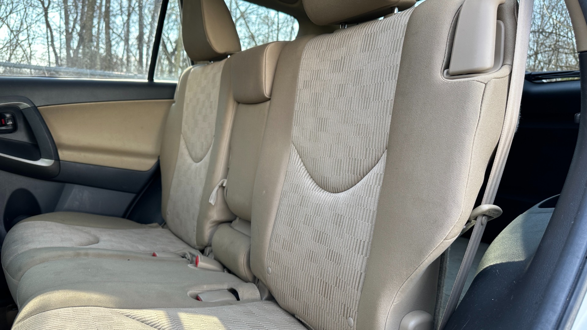 Used 2012 Toyota RAV4 4X4 / VALUE PACKAGE / ROOF RACK / TOW PACKAGE / DAYTIME RUNNING LIGHTS for sale Sold at Formula Imports in Charlotte NC 28227 12