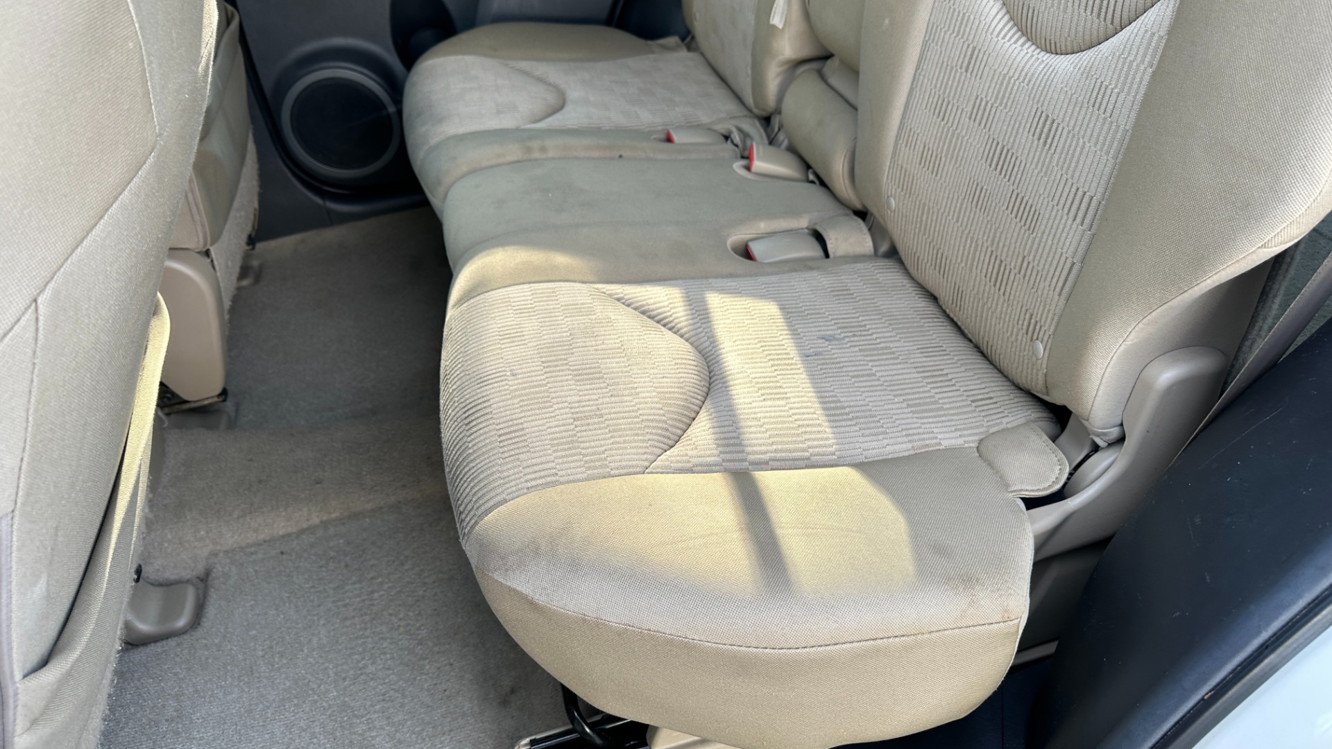 Used 2012 Toyota RAV4 4X4 / VALUE PACKAGE / ROOF RACK / TOW PACKAGE / DAYTIME RUNNING LIGHTS for sale Sold at Formula Imports in Charlotte NC 28227 14