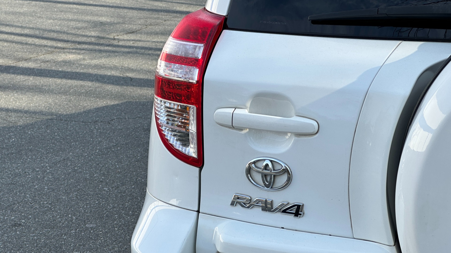 Used 2012 Toyota RAV4 4X4 / VALUE PACKAGE / ROOF RACK / TOW PACKAGE / DAYTIME RUNNING LIGHTS for sale Sold at Formula Imports in Charlotte NC 28227 36