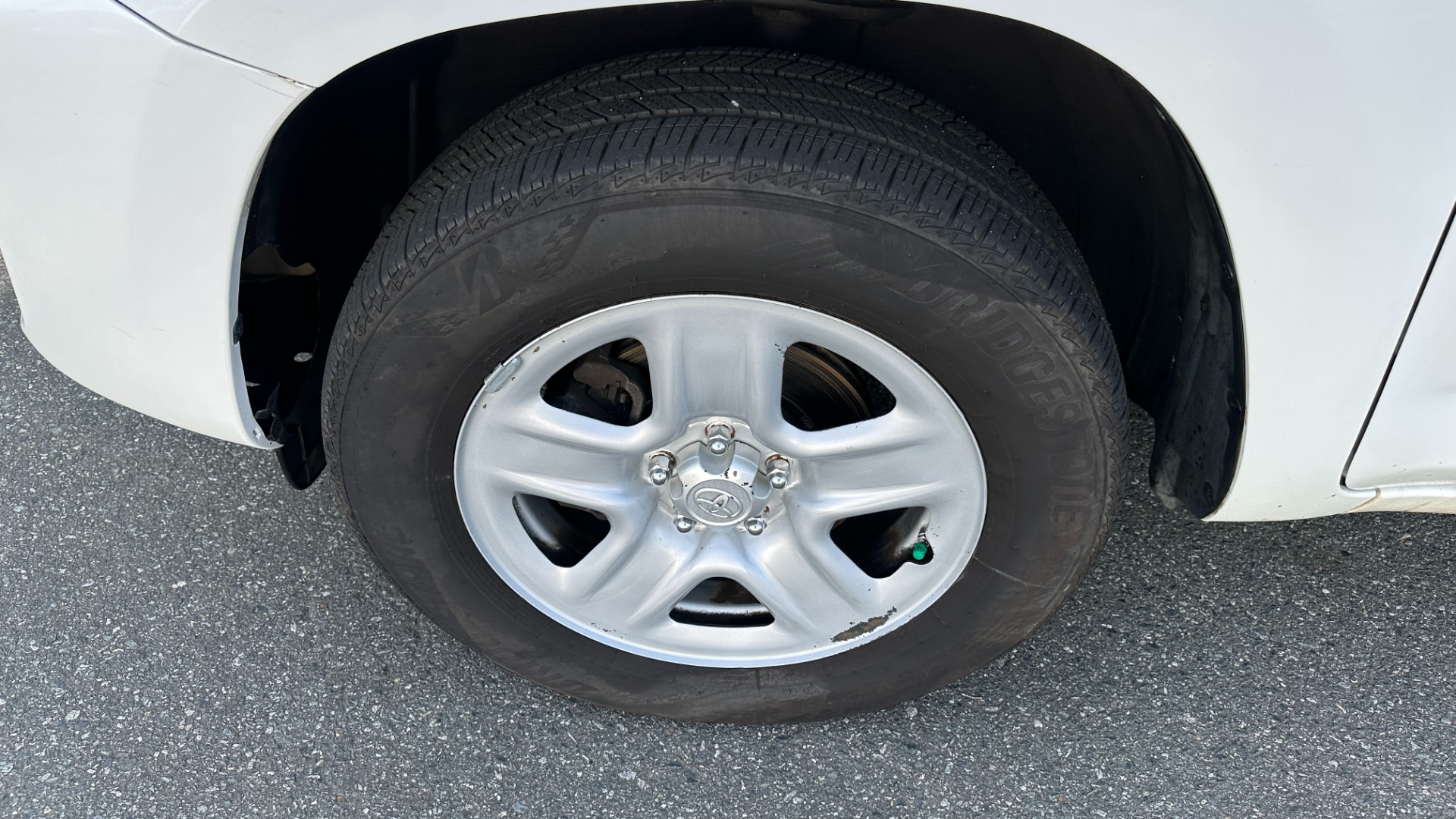 Used 2012 Toyota RAV4 4X4 / VALUE PACKAGE / ROOF RACK / TOW PACKAGE / DAYTIME RUNNING LIGHTS for sale Sold at Formula Imports in Charlotte NC 28227 40
