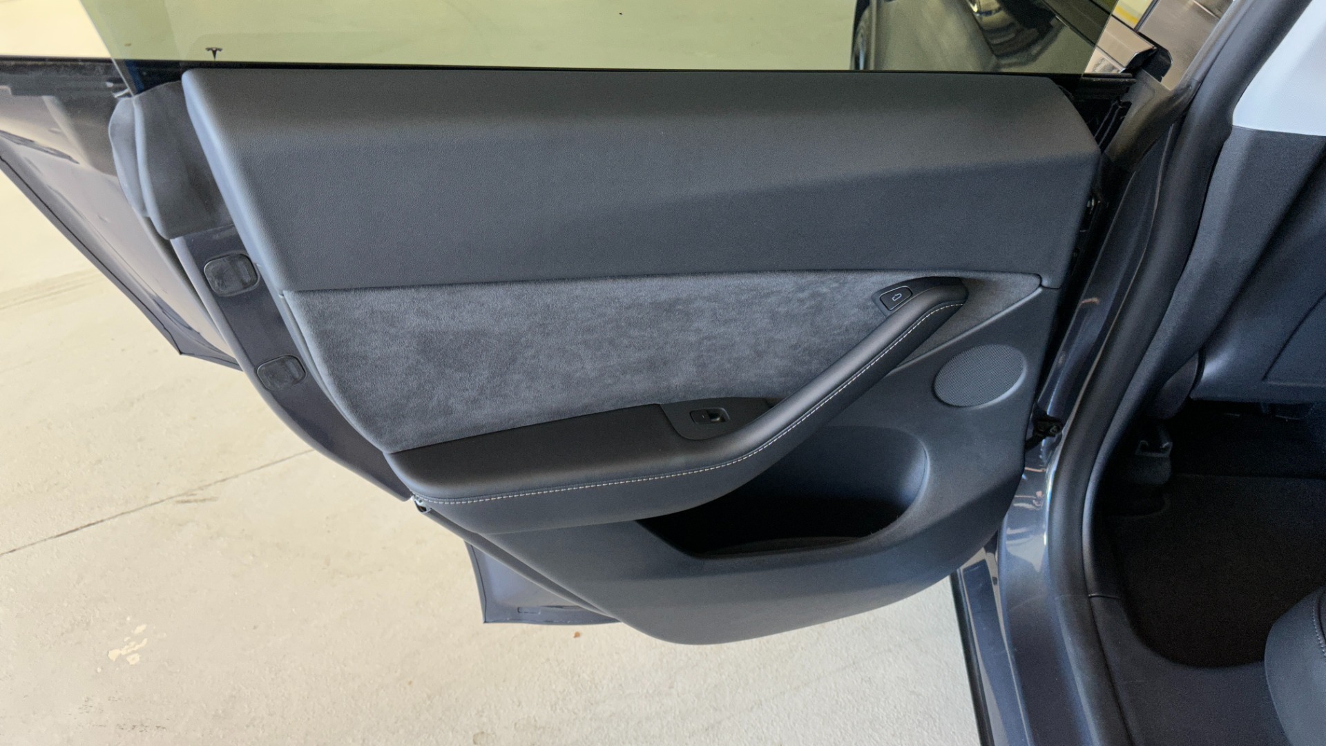 Used 2021 Tesla Model Y LONG RANGE AWD / AUTOPILOT / TOW PKG / 20IN WHEELS / 5 SEATER for sale Sold at Formula Imports in Charlotte NC 28227 17
