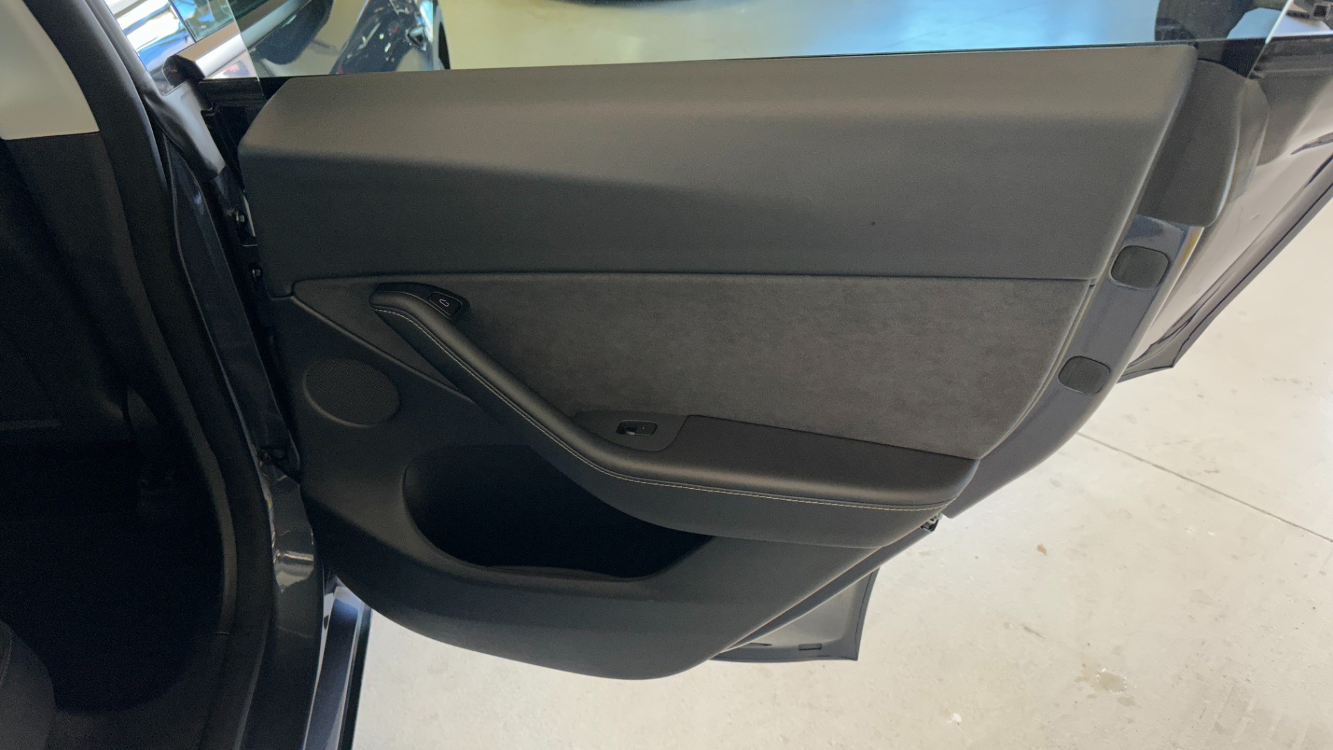 Used 2021 Tesla Model Y LONG RANGE AWD / AUTOPILOT / TOW PKG / 20IN WHEELS / 5 SEATER for sale Sold at Formula Imports in Charlotte NC 28227 21