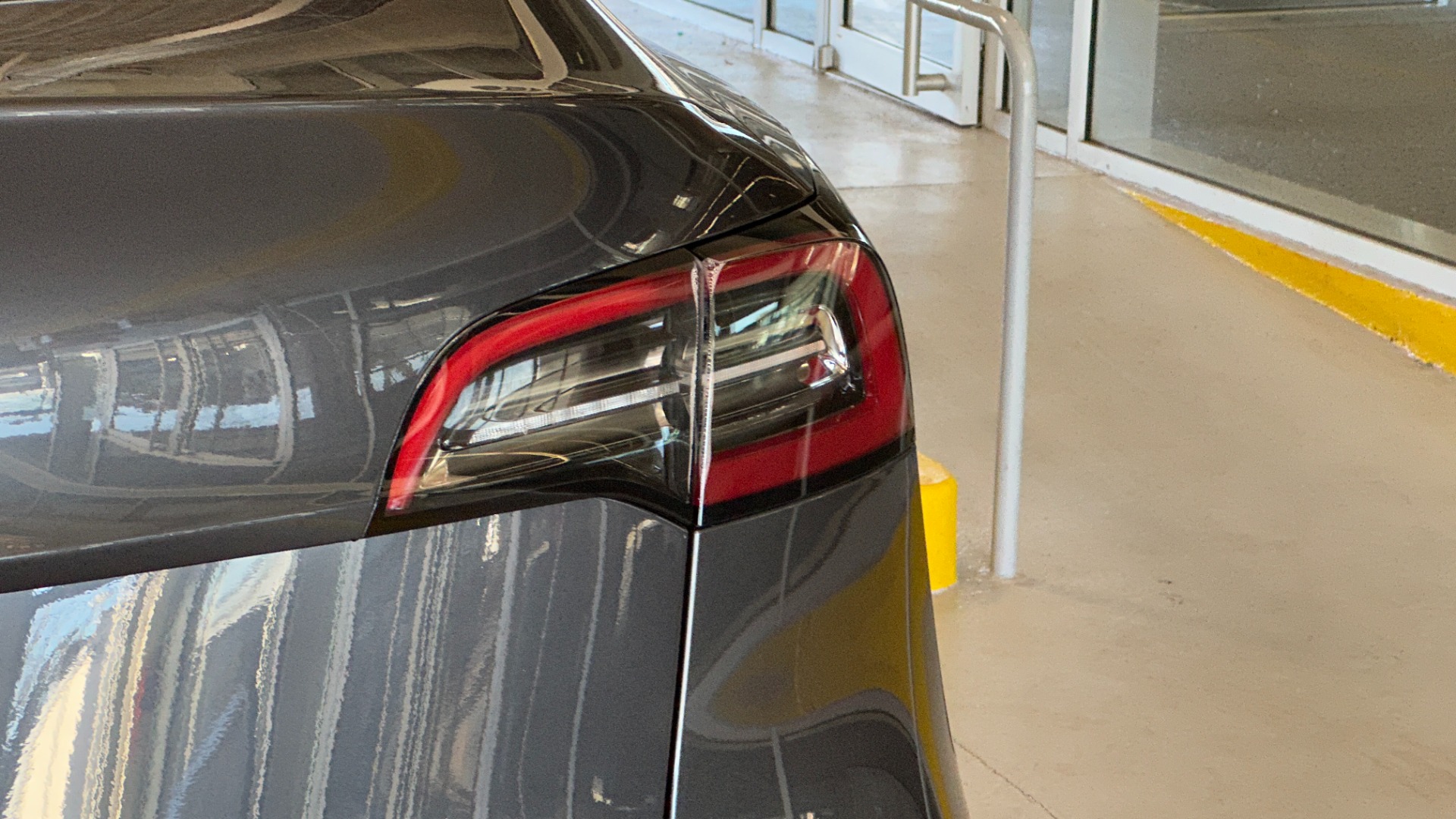 Used 2021 Tesla Model Y LONG RANGE AWD / AUTOPILOT / TOW PKG / 20IN WHEELS / 5 SEATER for sale Sold at Formula Imports in Charlotte NC 28227 33