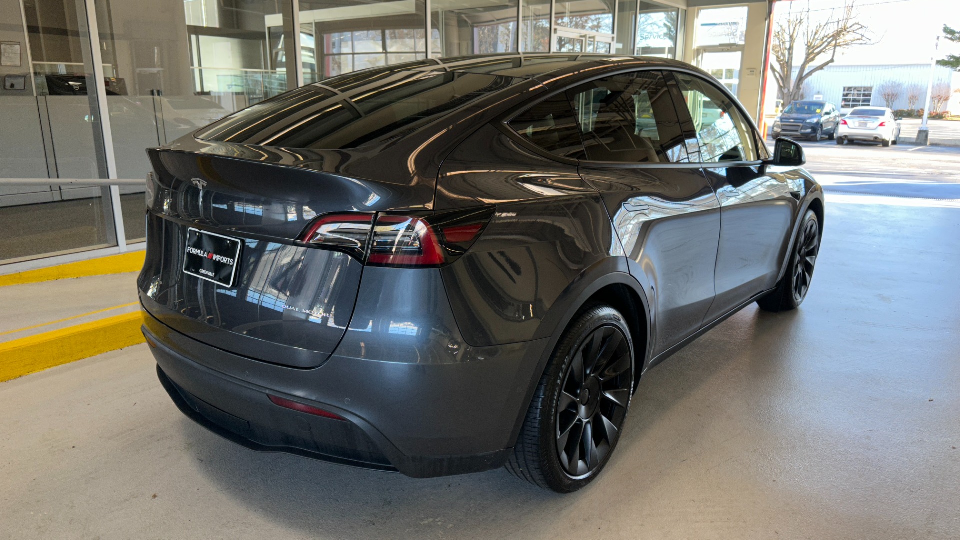 Used 2021 Tesla Model Y LONG RANGE AWD / AUTOPILOT / TOW PKG / 20IN WHEELS / 5 SEATER for sale Sold at Formula Imports in Charlotte NC 28227 4
