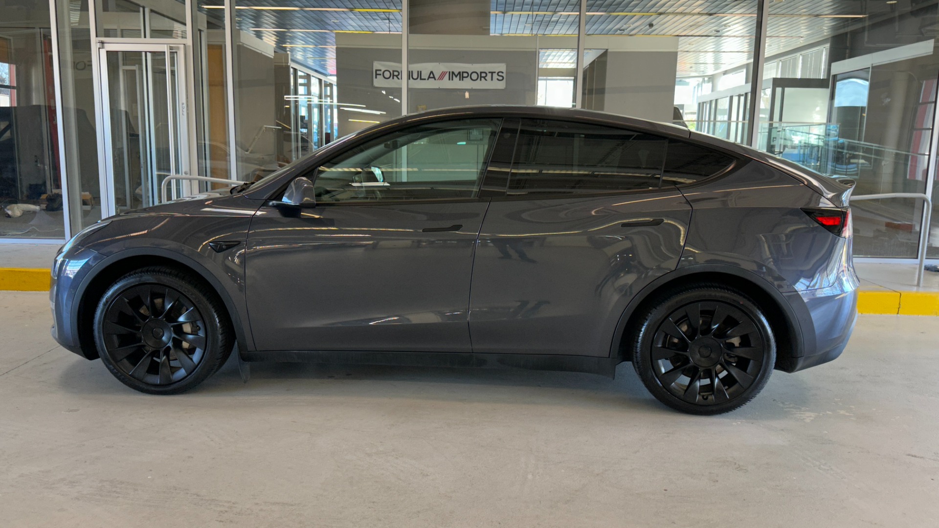 Used 2021 Tesla Model Y LONG RANGE AWD / AUTOPILOT / TOW PKG / 20IN WHEELS / 5 SEATER for sale Sold at Formula Imports in Charlotte NC 28227 6