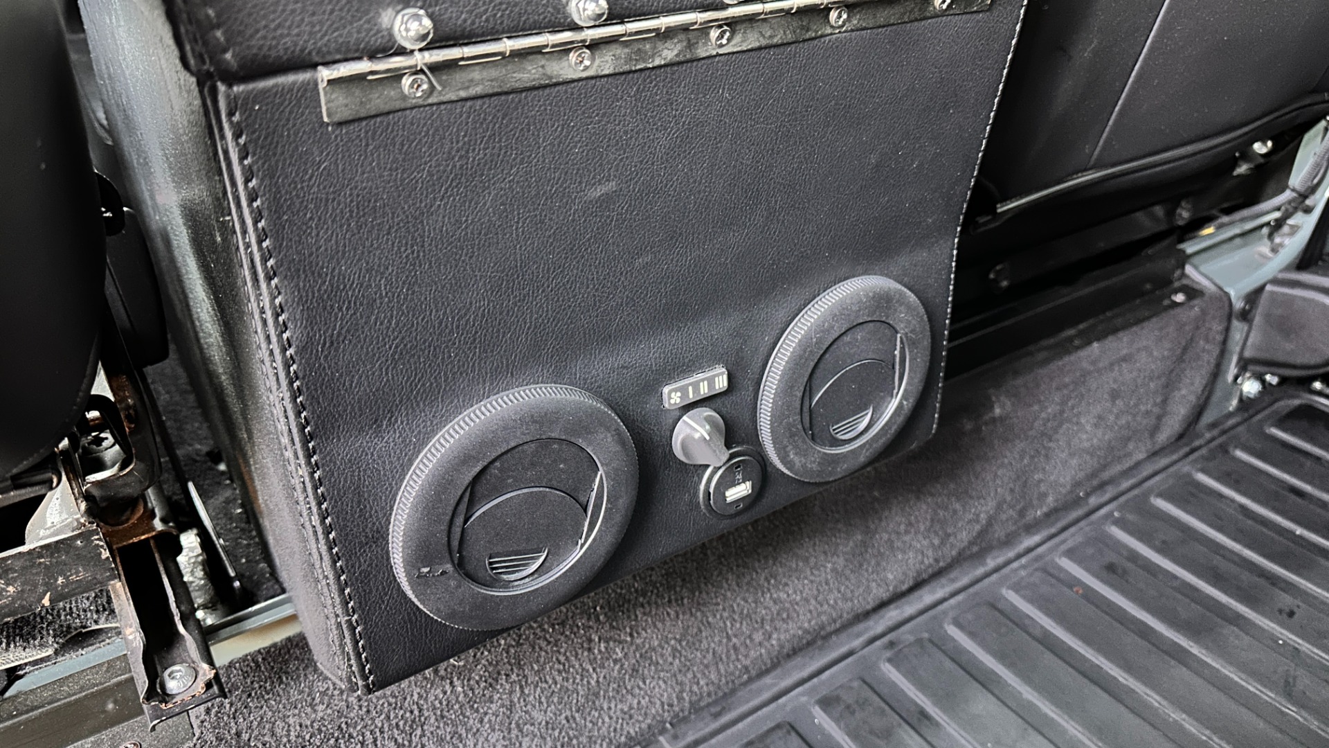Used 1993 Land Rover Defender DEFENDER 110 2020 OSPREY CUSTOM 110 / FULLY REBUILT / 5.3L V8 / LEATHER / SOUND SYSTEM for sale Sold at Formula Imports in Charlotte NC 28227 30