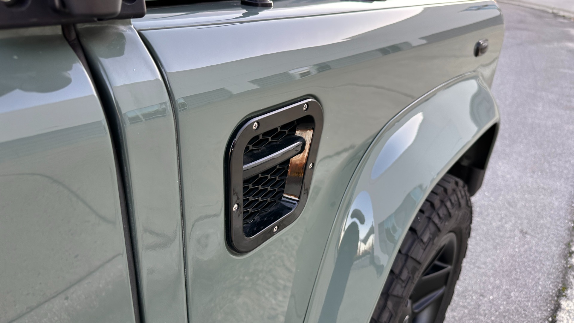 Used 1993 Land Rover Defender DEFENDER 110 2020 OSPREY CUSTOM 110 / FULLY REBUILT / 5.3L V8 / LEATHER / SOUND SYSTEM for sale Sold at Formula Imports in Charlotte NC 28227 44