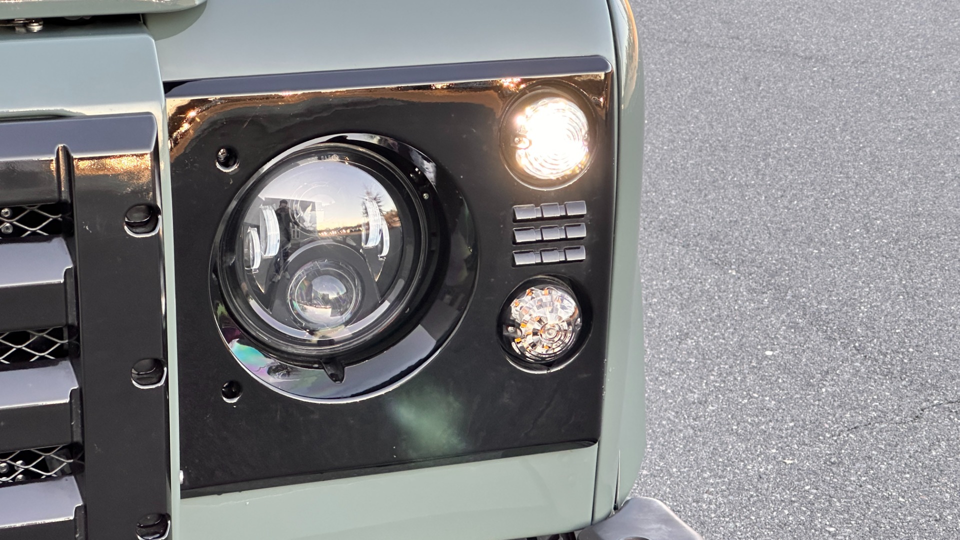 Used 1993 Land Rover Defender DEFENDER 110 2020 OSPREY CUSTOM 110 / FULLY REBUILT / 5.3L V8 / LEATHER / SOUND SYSTEM for sale Sold at Formula Imports in Charlotte NC 28227 53