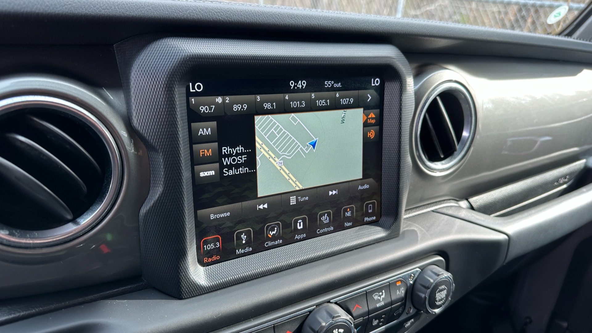 Used 2019 Jeep Wrangler Unlimited SAHARA / ALPINE AUDIO/ SUN RIDER SOFT TOP / COLD WEATHER GROUP for sale Sold at Formula Imports in Charlotte NC 28227 17