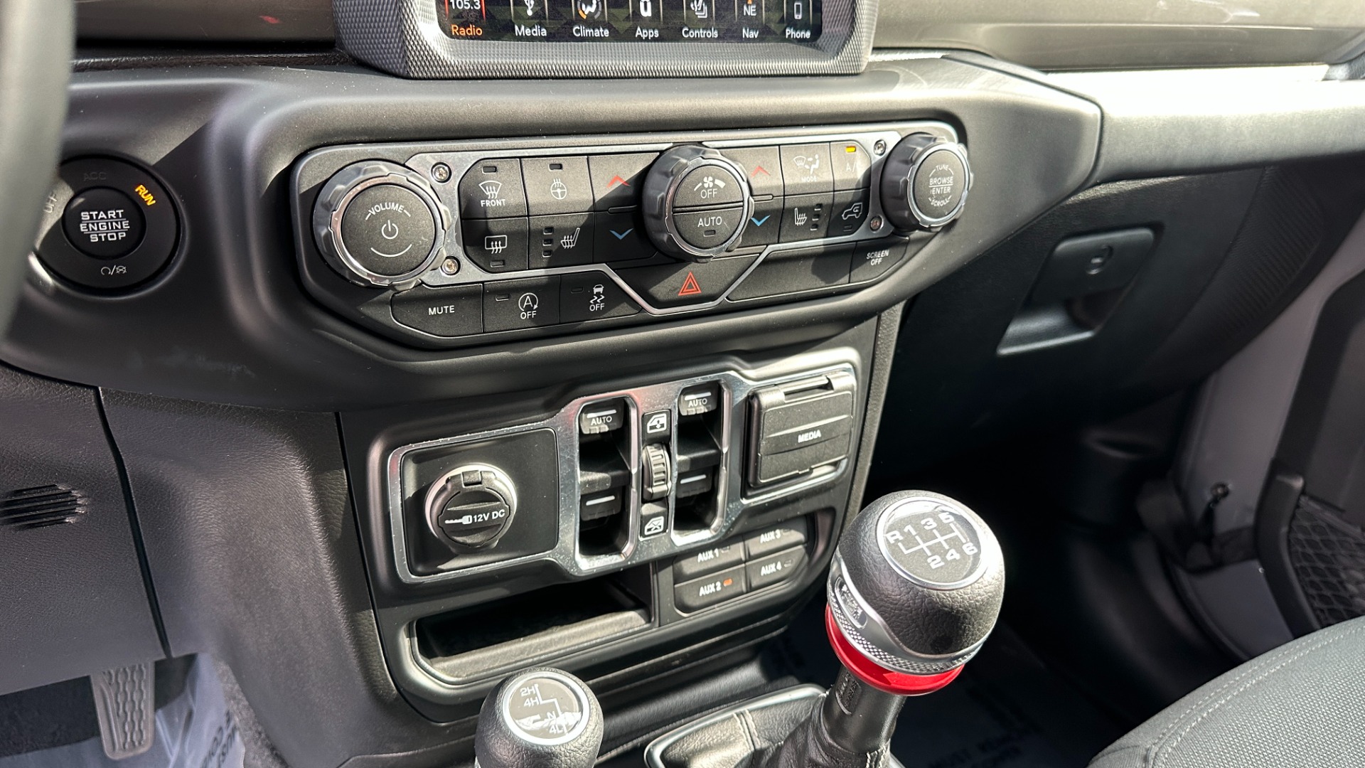 Used 2019 Jeep Wrangler Unlimited SAHARA / ALPINE AUDIO/ SUN RIDER SOFT TOP / COLD WEATHER GROUP for sale Sold at Formula Imports in Charlotte NC 28227 18