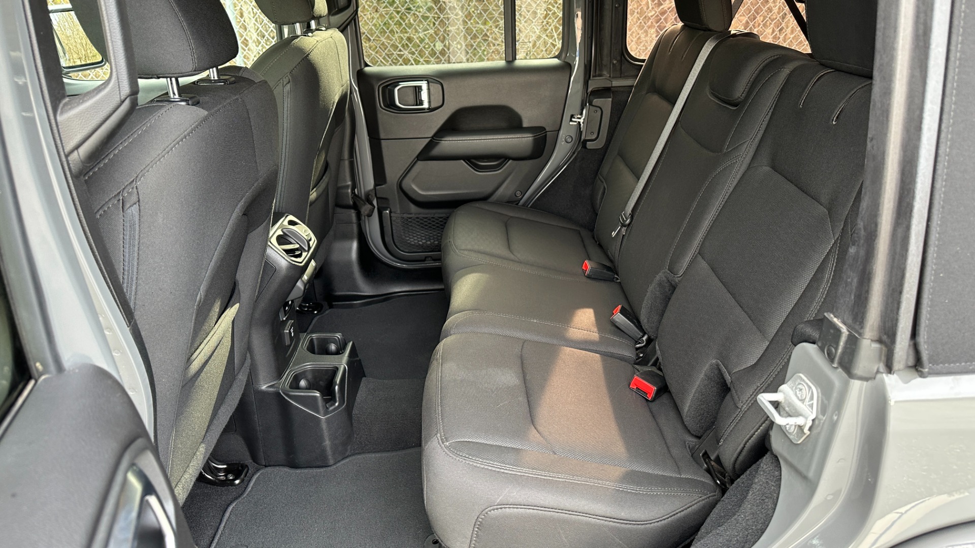 Used 2019 Jeep Wrangler Unlimited SAHARA / ALPINE AUDIO/ SUN RIDER SOFT TOP / COLD WEATHER GROUP for sale Sold at Formula Imports in Charlotte NC 28227 21