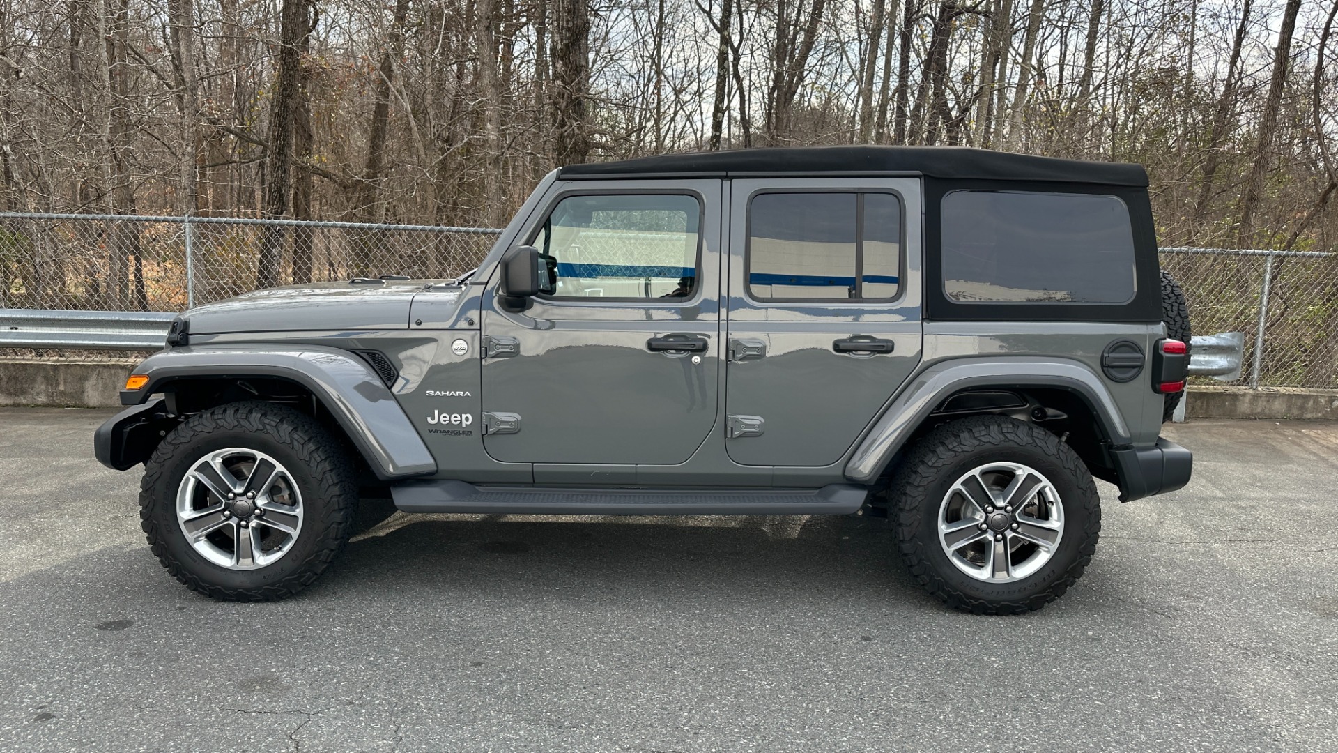 Used 2019 Jeep Wrangler Unlimited SAHARA / ALPINE AUDIO/ SUN RIDER SOFT TOP / COLD WEATHER GROUP for sale Sold at Formula Imports in Charlotte NC 28227 3