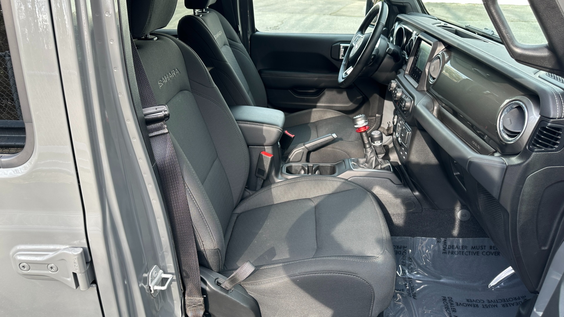 Used 2019 Jeep Wrangler Unlimited SAHARA / ALPINE AUDIO/ SUN RIDER SOFT TOP / COLD WEATHER GROUP for sale Sold at Formula Imports in Charlotte NC 28227 31