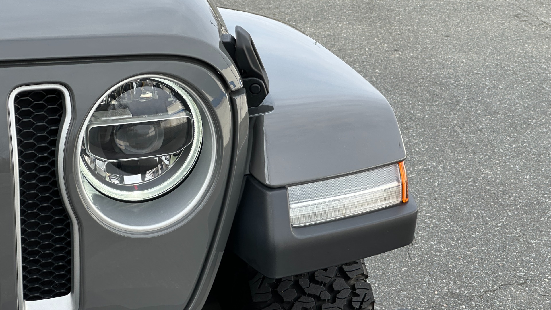 Used 2019 Jeep Wrangler Unlimited SAHARA / ALPINE AUDIO/ SUN RIDER SOFT TOP / COLD WEATHER GROUP for sale Sold at Formula Imports in Charlotte NC 28227 35