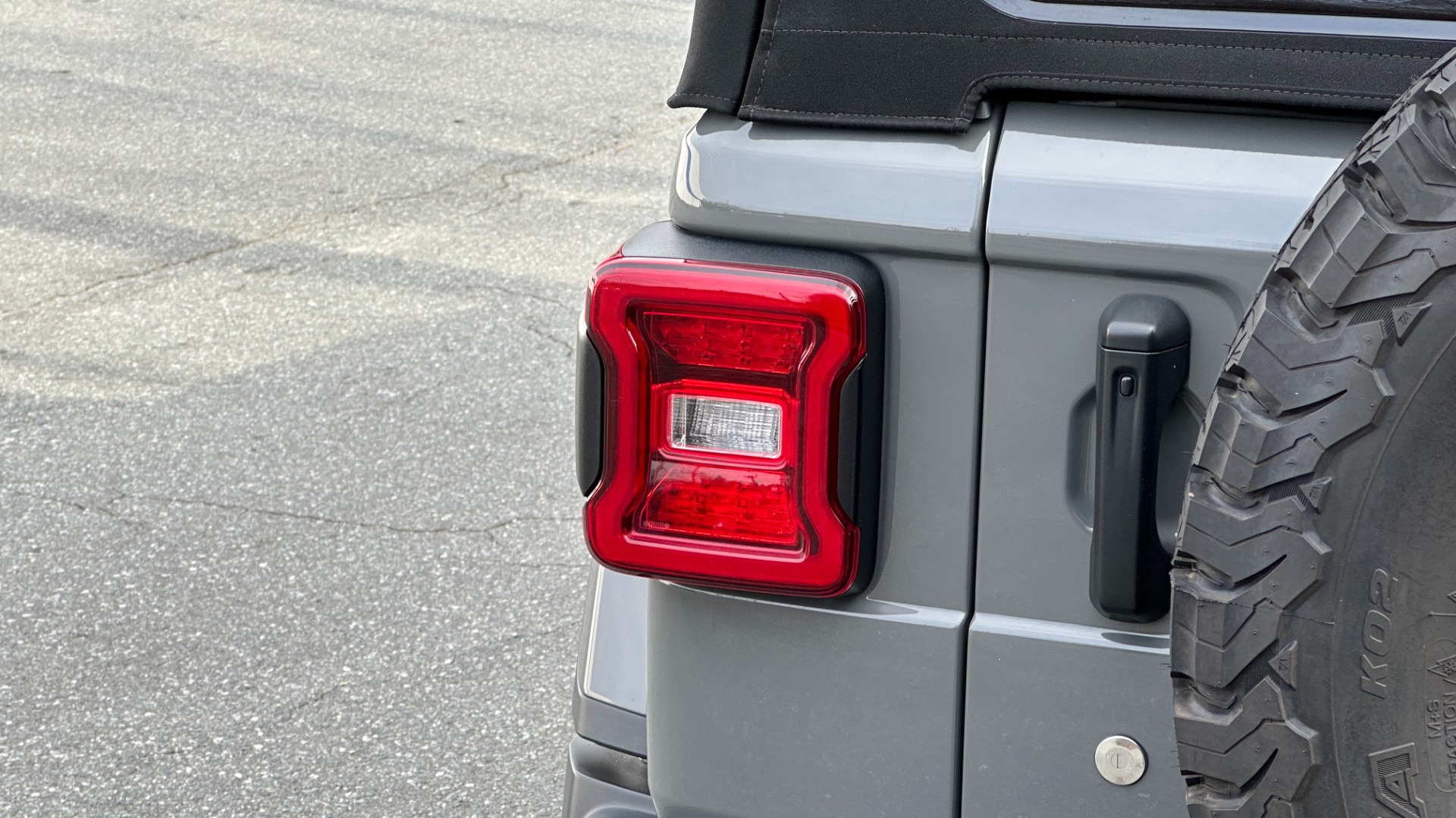 Used 2019 Jeep Wrangler Unlimited SAHARA / ALPINE AUDIO/ SUN RIDER SOFT TOP / COLD WEATHER GROUP for sale Sold at Formula Imports in Charlotte NC 28227 36