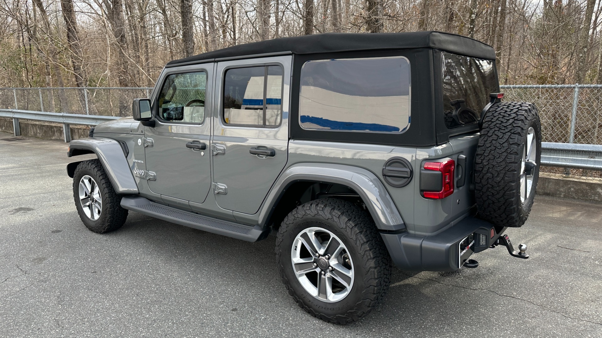 Used 2019 Jeep Wrangler Unlimited SAHARA / ALPINE AUDIO/ SUN RIDER SOFT TOP / COLD WEATHER GROUP for sale Sold at Formula Imports in Charlotte NC 28227 4
